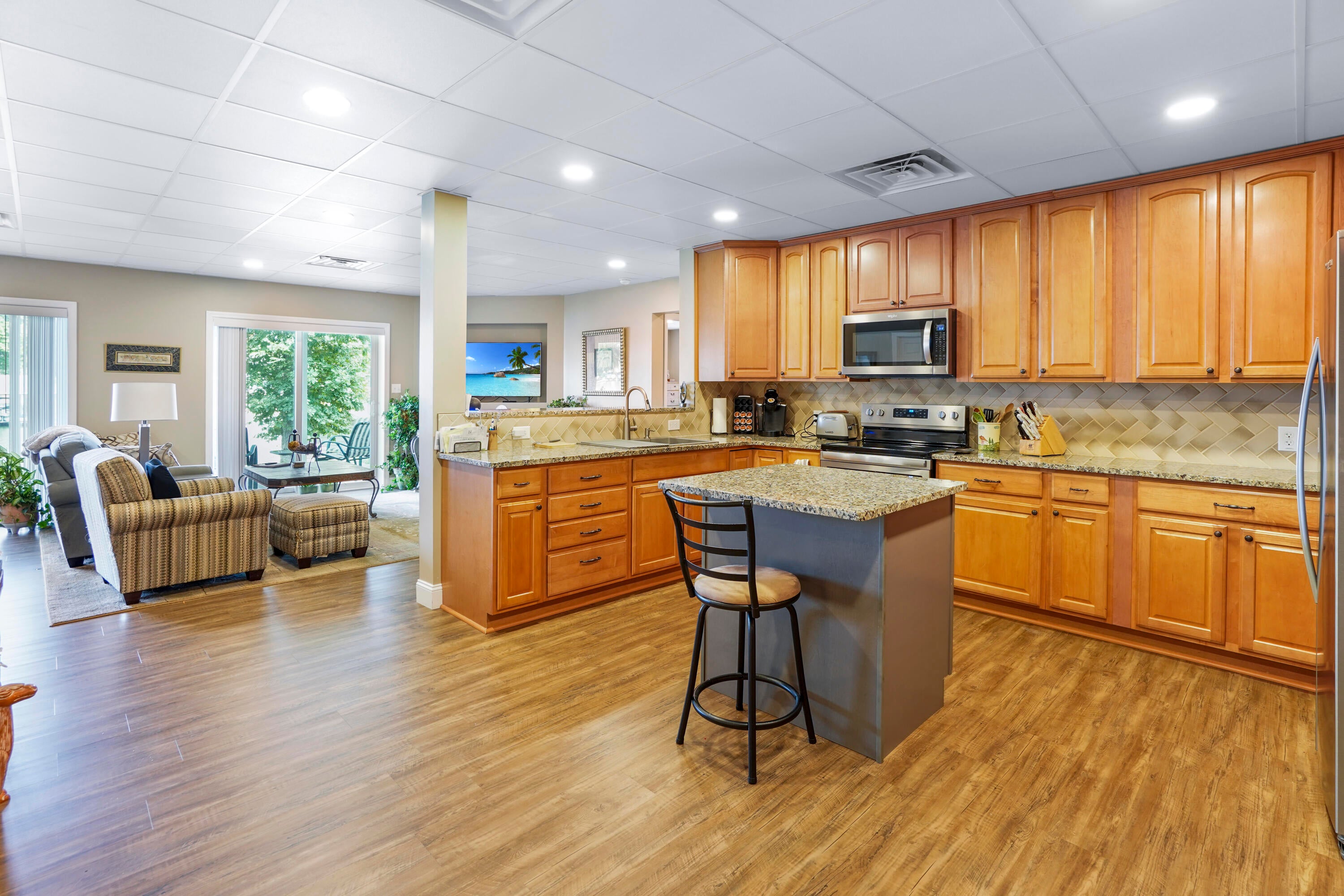 Moneta, Virginia, 24121, United States, 4 Bedrooms Bedrooms, ,4 BathroomsBathrooms,Residential,Active,1945250