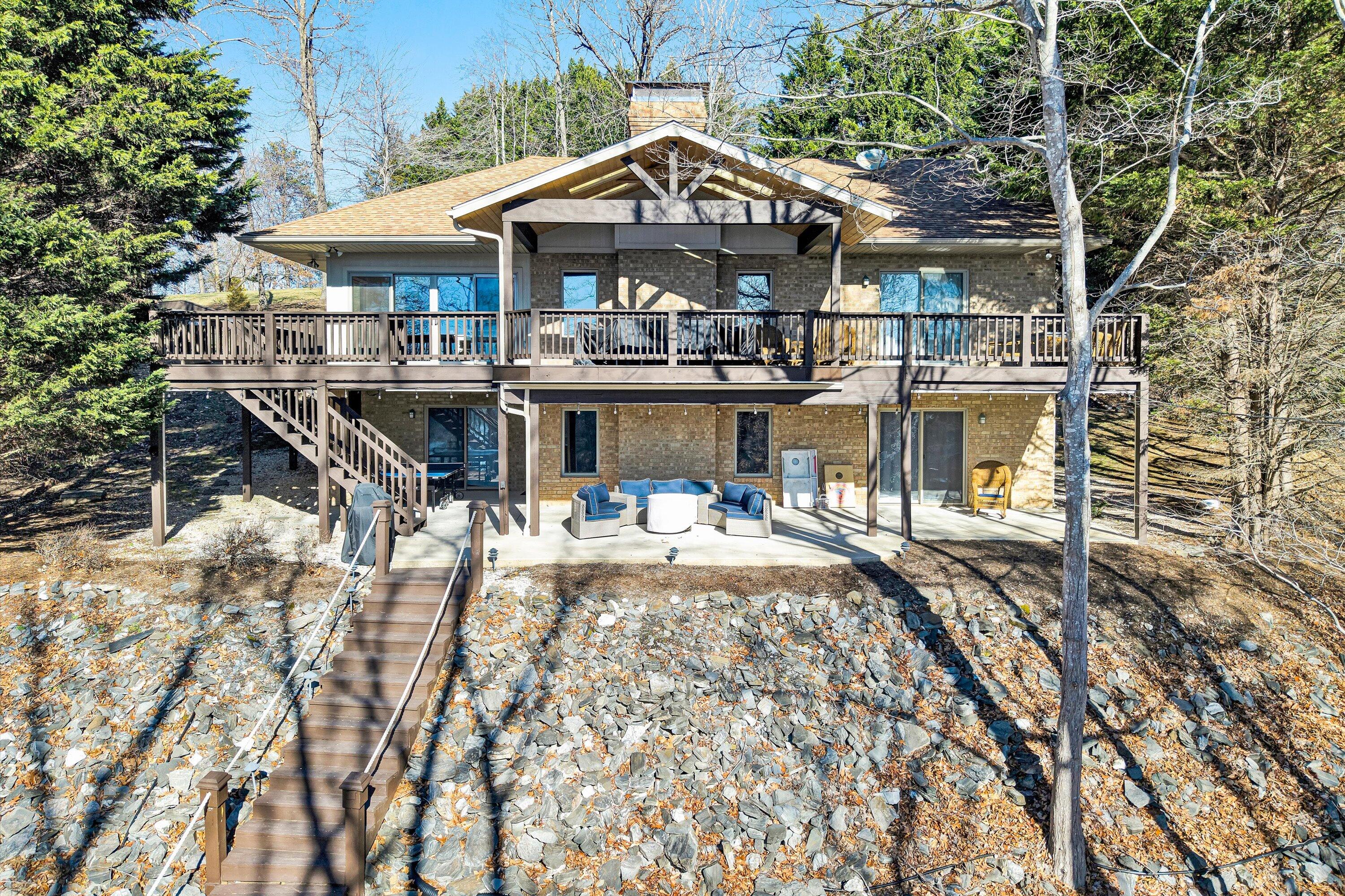 Moneta, Virginia, 24121, United States, 4 Bedrooms Bedrooms, ,3 BathroomsBathrooms,Residential,Active,2010155