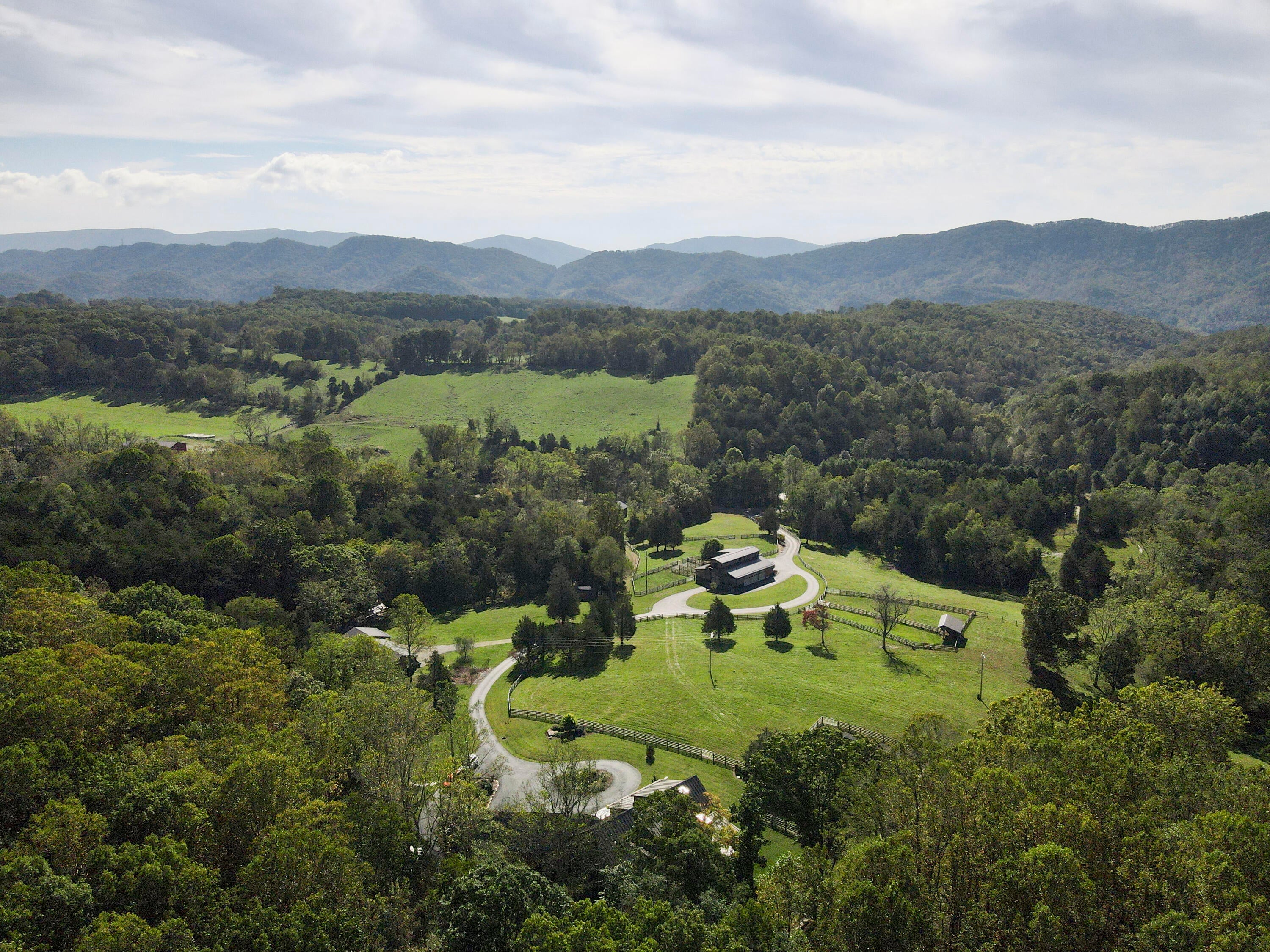 Catawba, Virginia, 24070, United States, 3 Bedrooms Bedrooms, ,3 BathroomsBathrooms,Residential,Active,1954423