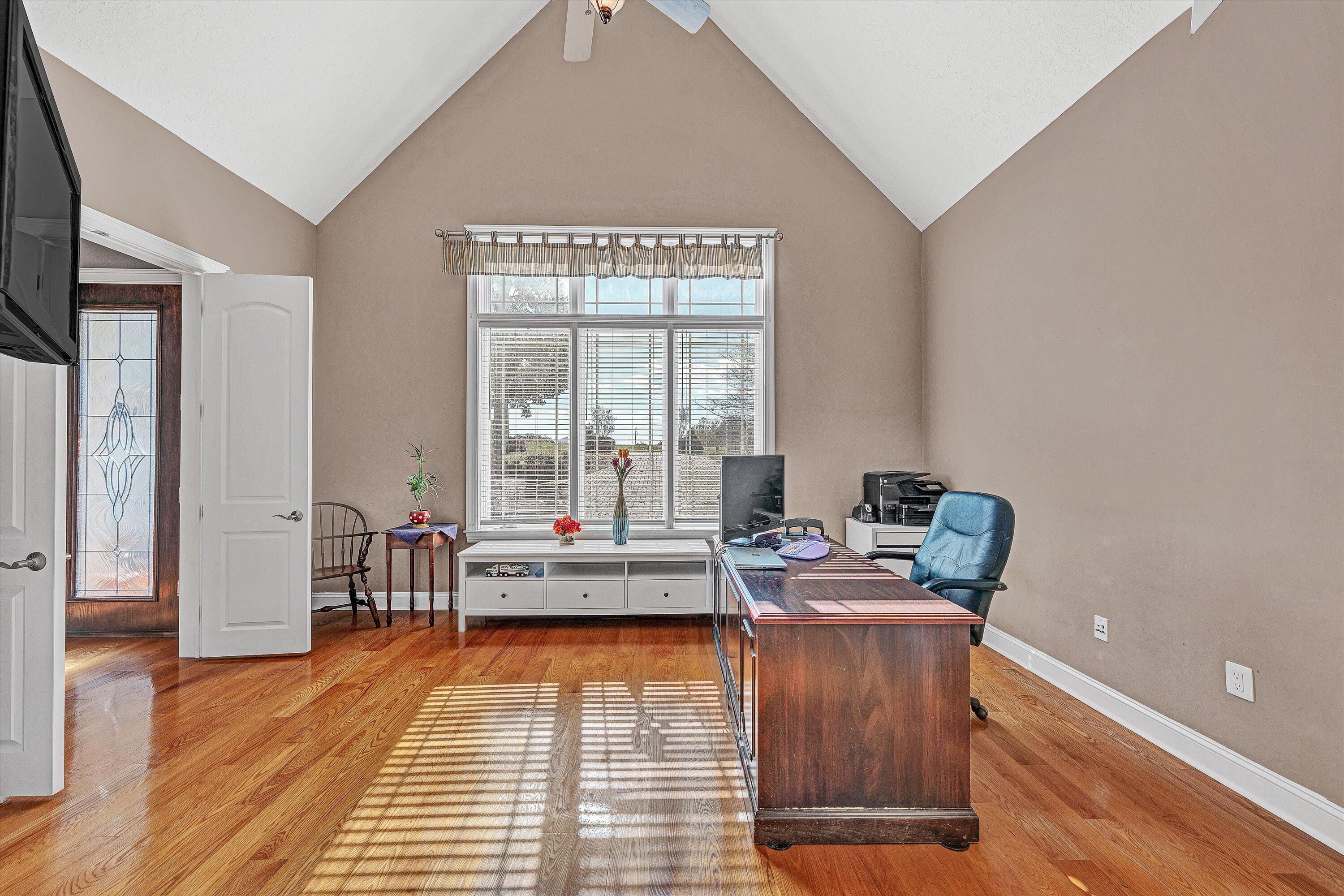 Moneta, Virginia, 24121, United States, 5 Bedrooms Bedrooms, ,6 BathroomsBathrooms,Residential,Active,1973555