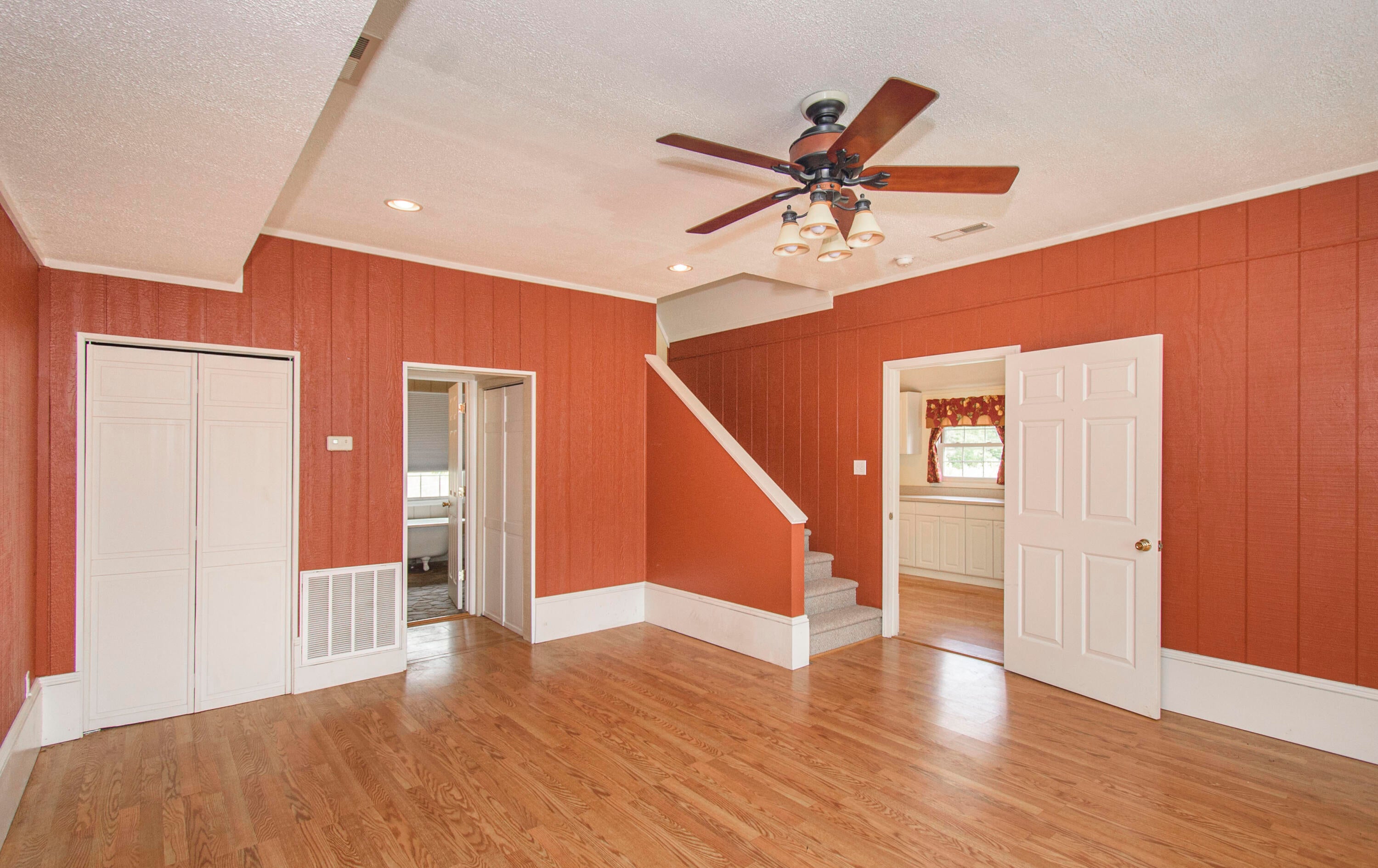 Catawba, Virginia, 24070, United States, 7 Bedrooms Bedrooms, ,6 BathroomsBathrooms,Residential,Active,1945254