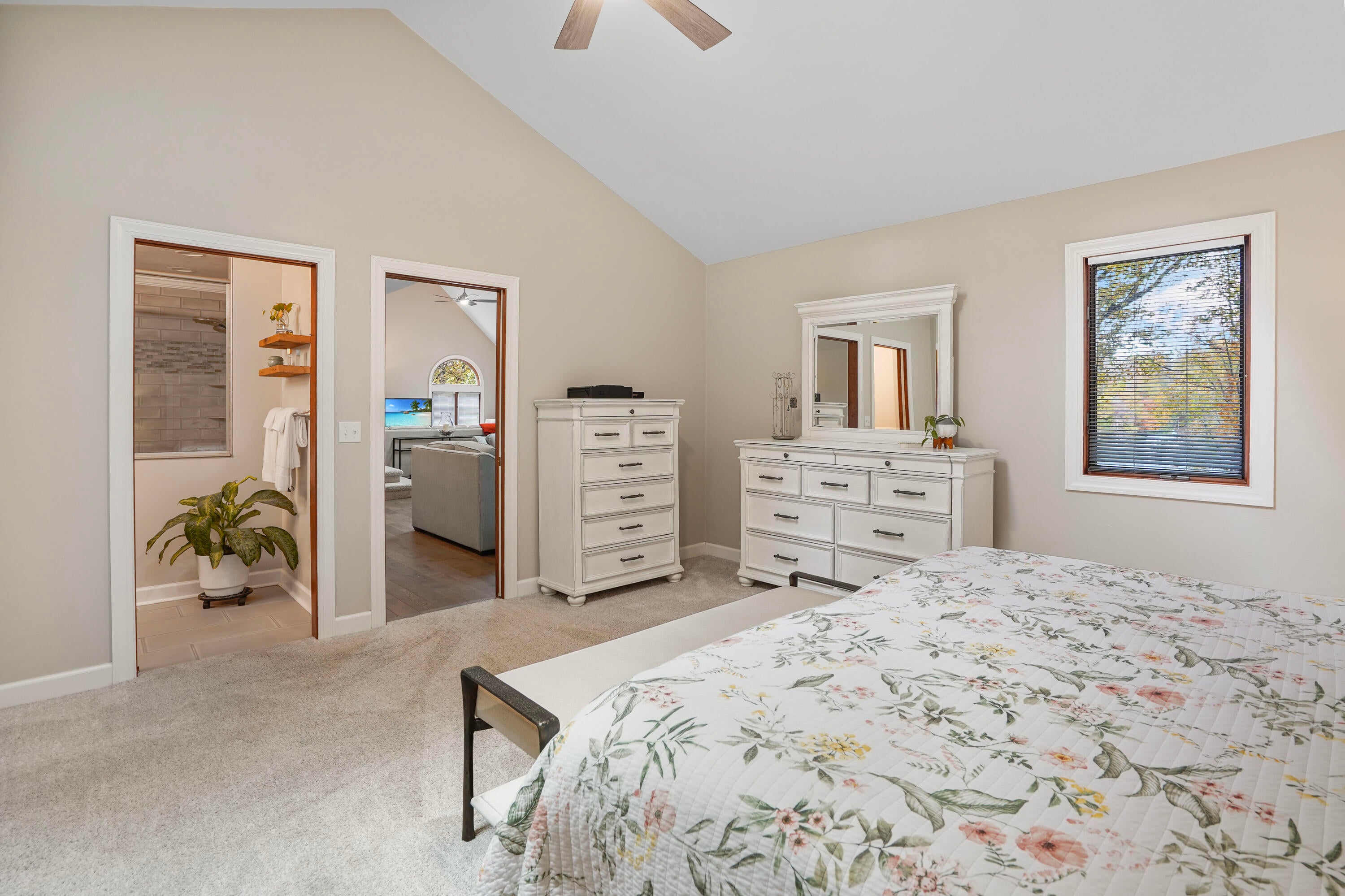 Moneta, Virginia, 24121, United States, 4 Bedrooms Bedrooms, ,4 BathroomsBathrooms,Residential,Active,1988441