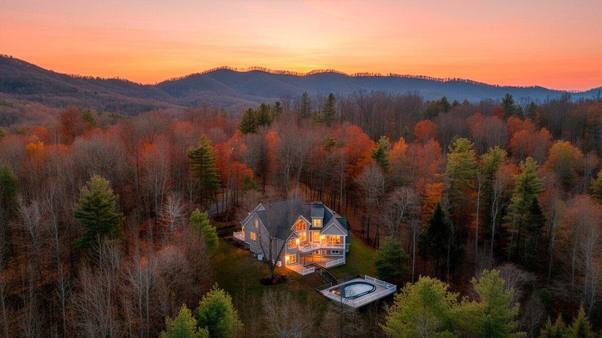 Roanoke, Virginia, 24014, United States, 4 Bedrooms Bedrooms, ,4 BathroomsBathrooms,Residential,Active,2001334