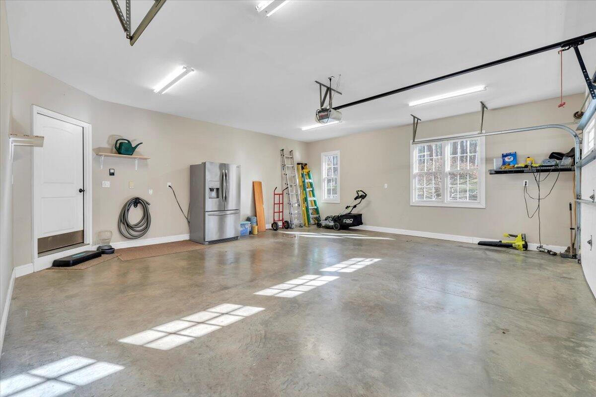 Roanoke, Virginia, 24014, United States, 4 Bedrooms Bedrooms, ,4 BathroomsBathrooms,Residential,Active,2001334