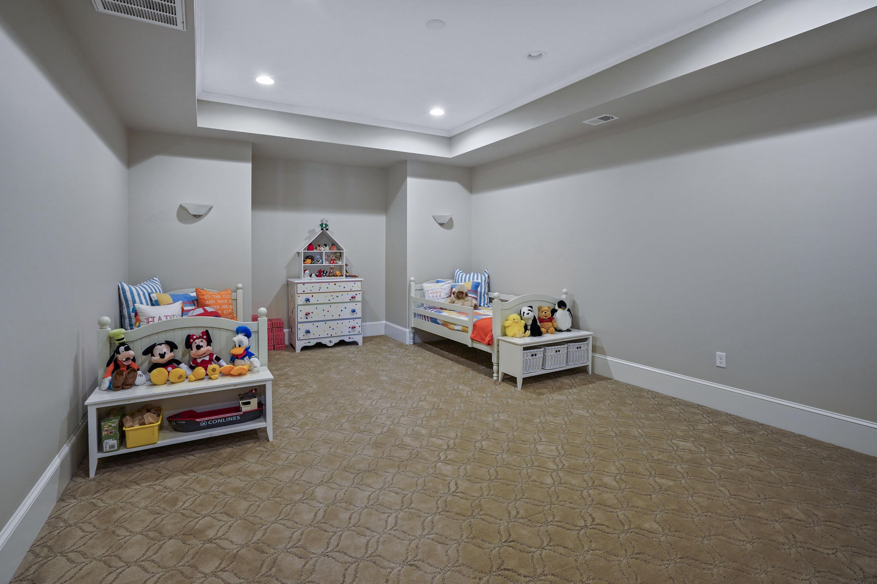 Penhook, Virginia, 24137, United States, 4 Bedrooms Bedrooms, ,5 BathroomsBathrooms,Residential,Active,1952443