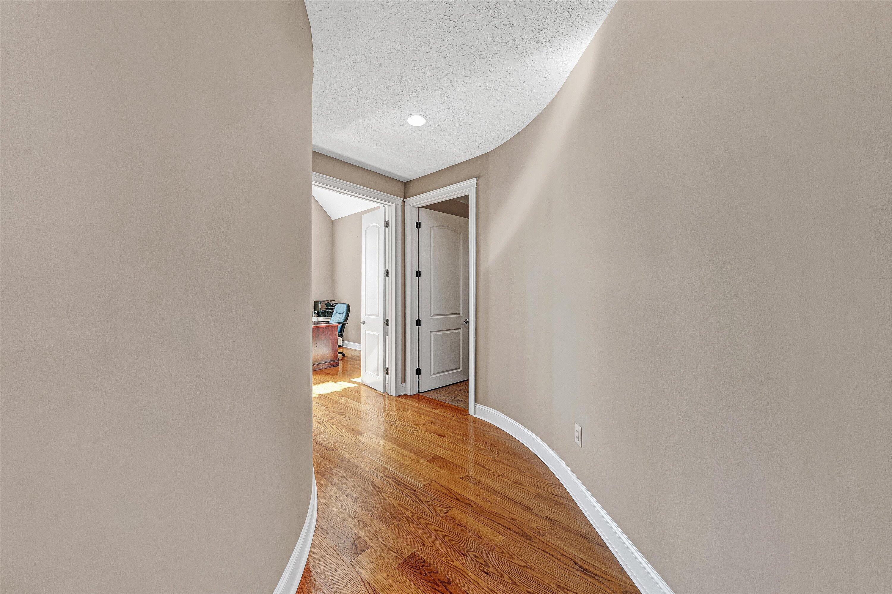 Moneta, Virginia, 24121, United States, 5 Bedrooms Bedrooms, ,6 BathroomsBathrooms,Residential,Active,1973555