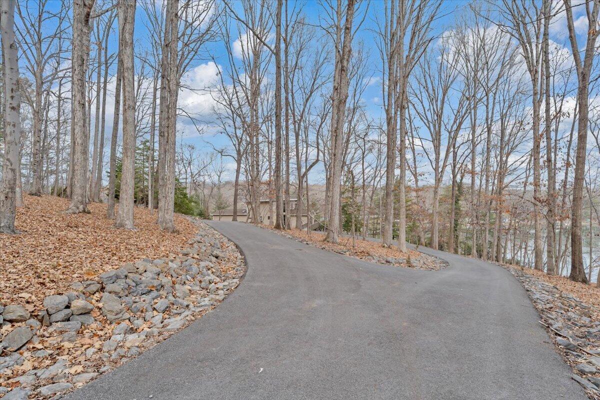 Huddleston, Virginia, 24104, United States, 5 Bedrooms Bedrooms, ,4 BathroomsBathrooms,Residential,Active,2023928