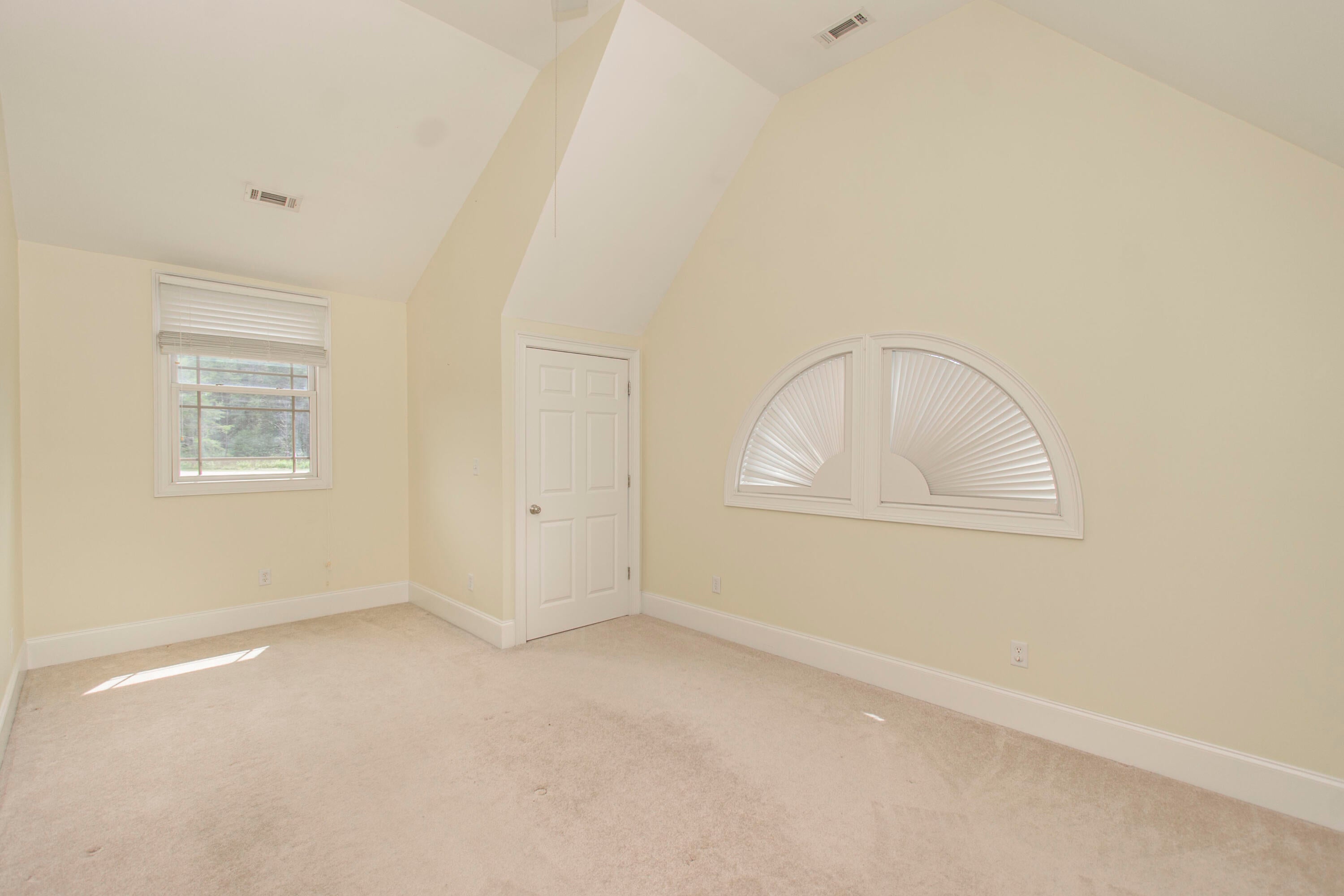 Catawba, Virginia, 24070, United States, 7 Bedrooms Bedrooms, ,6 BathroomsBathrooms,Residential,Active,1945254