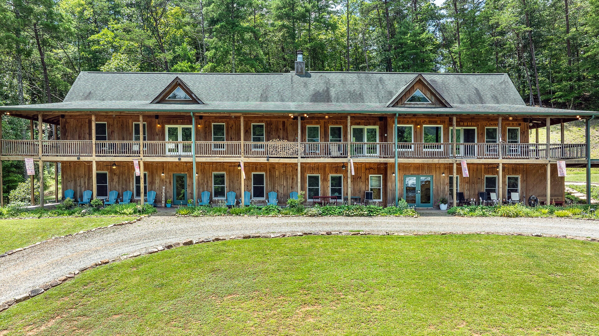 Catawba, Virginia, 24070, United States, 13 Bedrooms Bedrooms, ,15 BathroomsBathrooms,Residential,Active,1902950