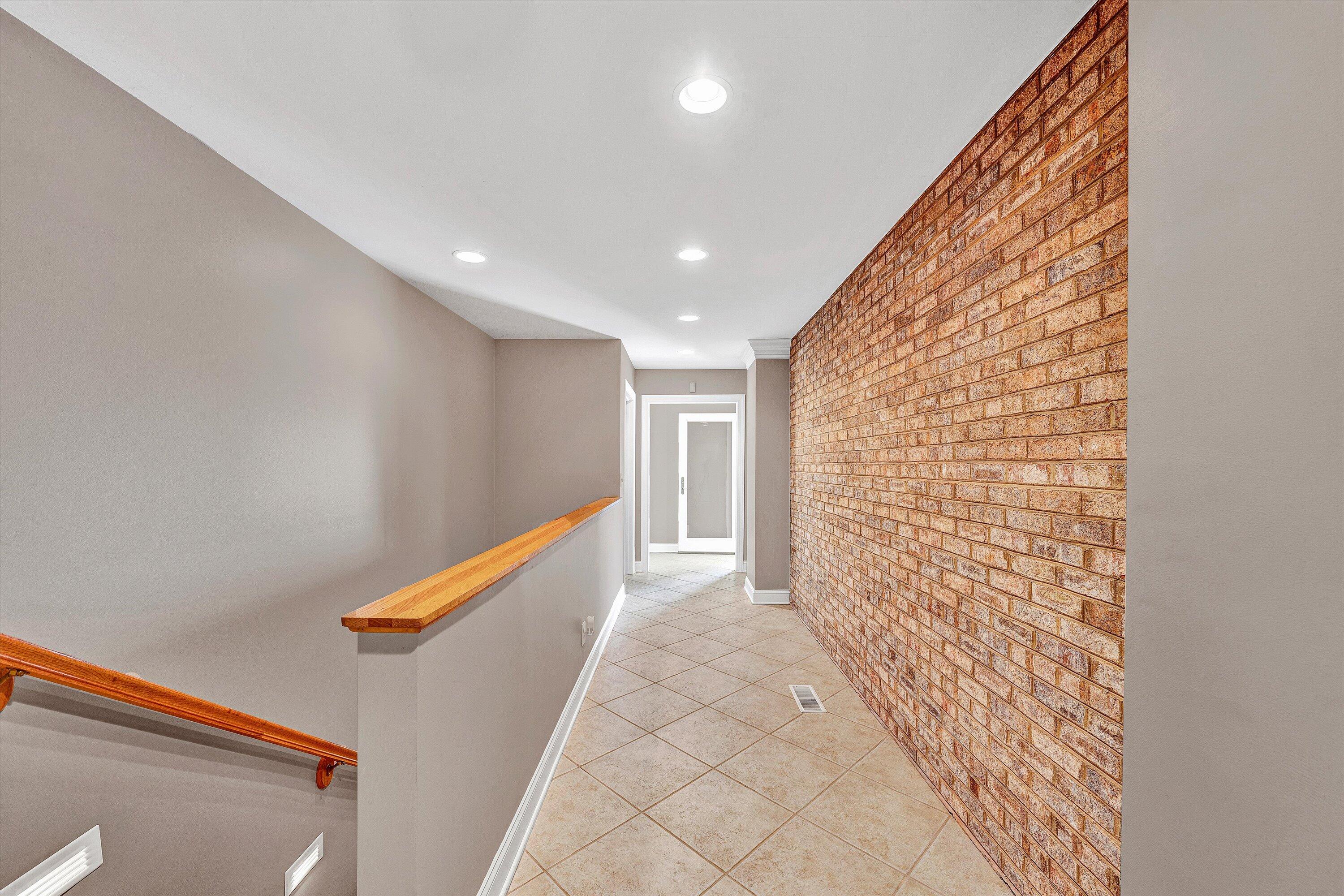 Moneta, Virginia, 24121, United States, 6 Bedrooms Bedrooms, ,7 BathroomsBathrooms,Residential,Active,1953664