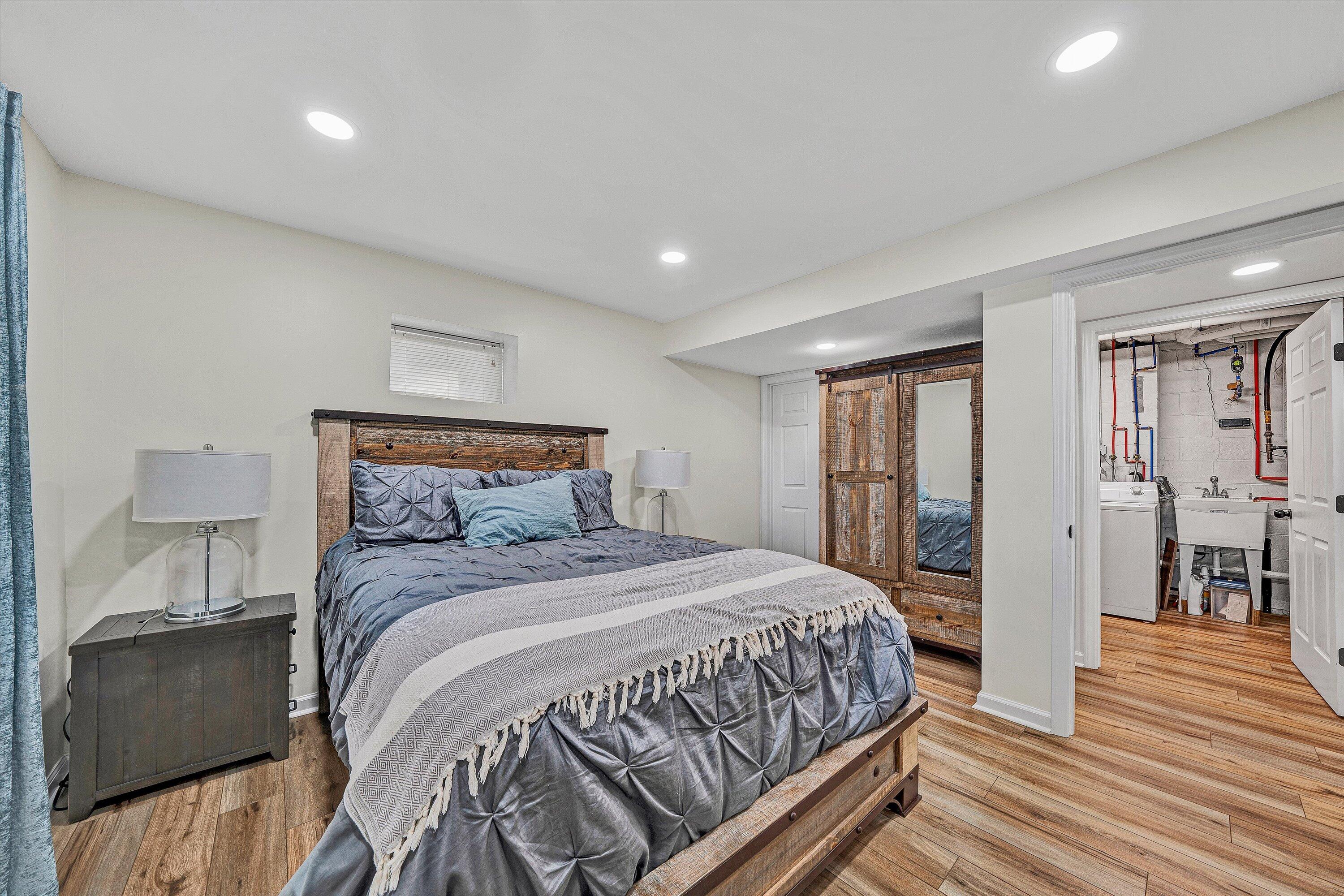 Moneta, Virginia, 24121, United States, 3 Bedrooms Bedrooms, ,3 BathroomsBathrooms,Residential,Active,1988476