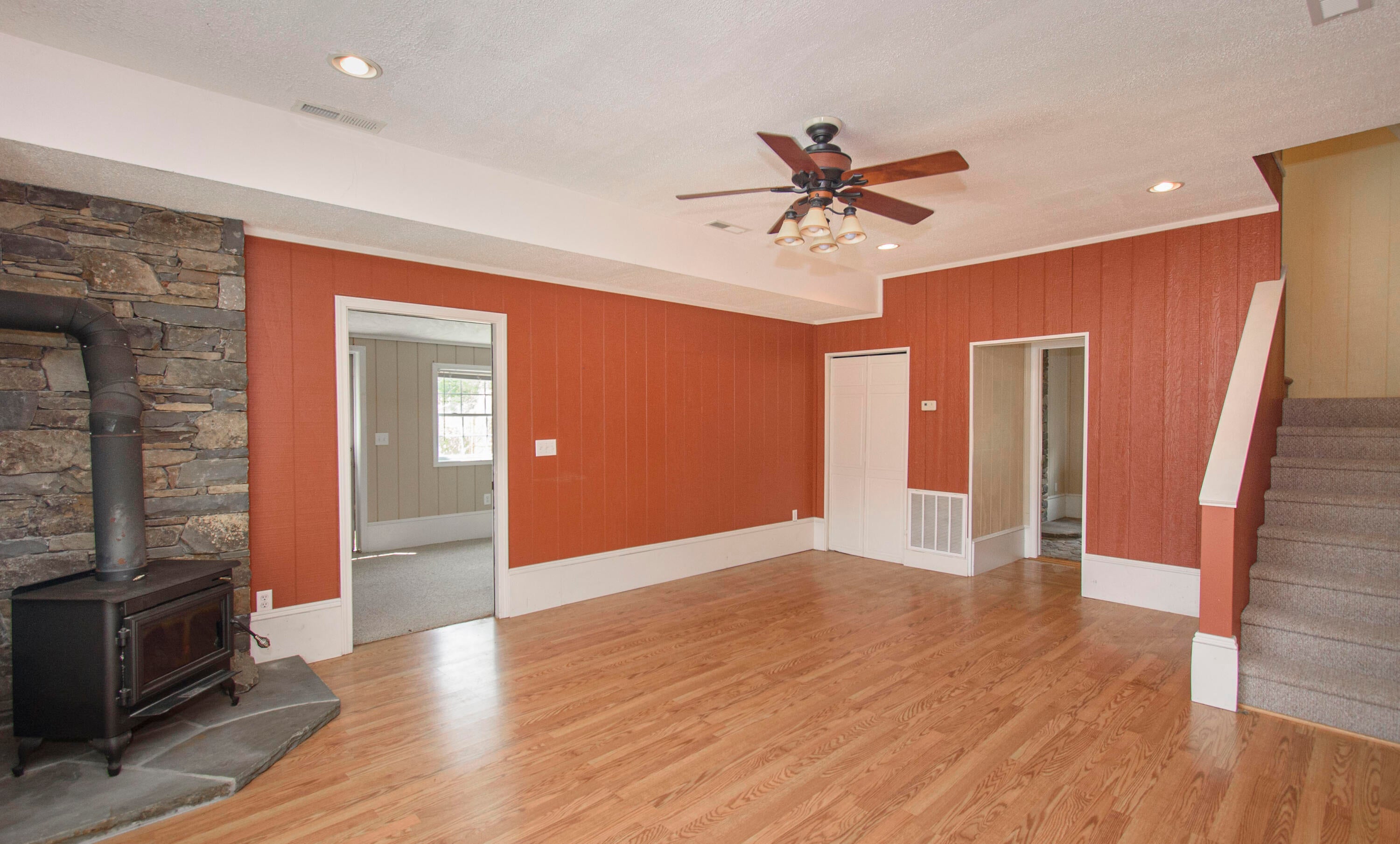 Catawba, Virginia, 24070, United States, 7 Bedrooms Bedrooms, ,6 BathroomsBathrooms,Residential,Active,1945254