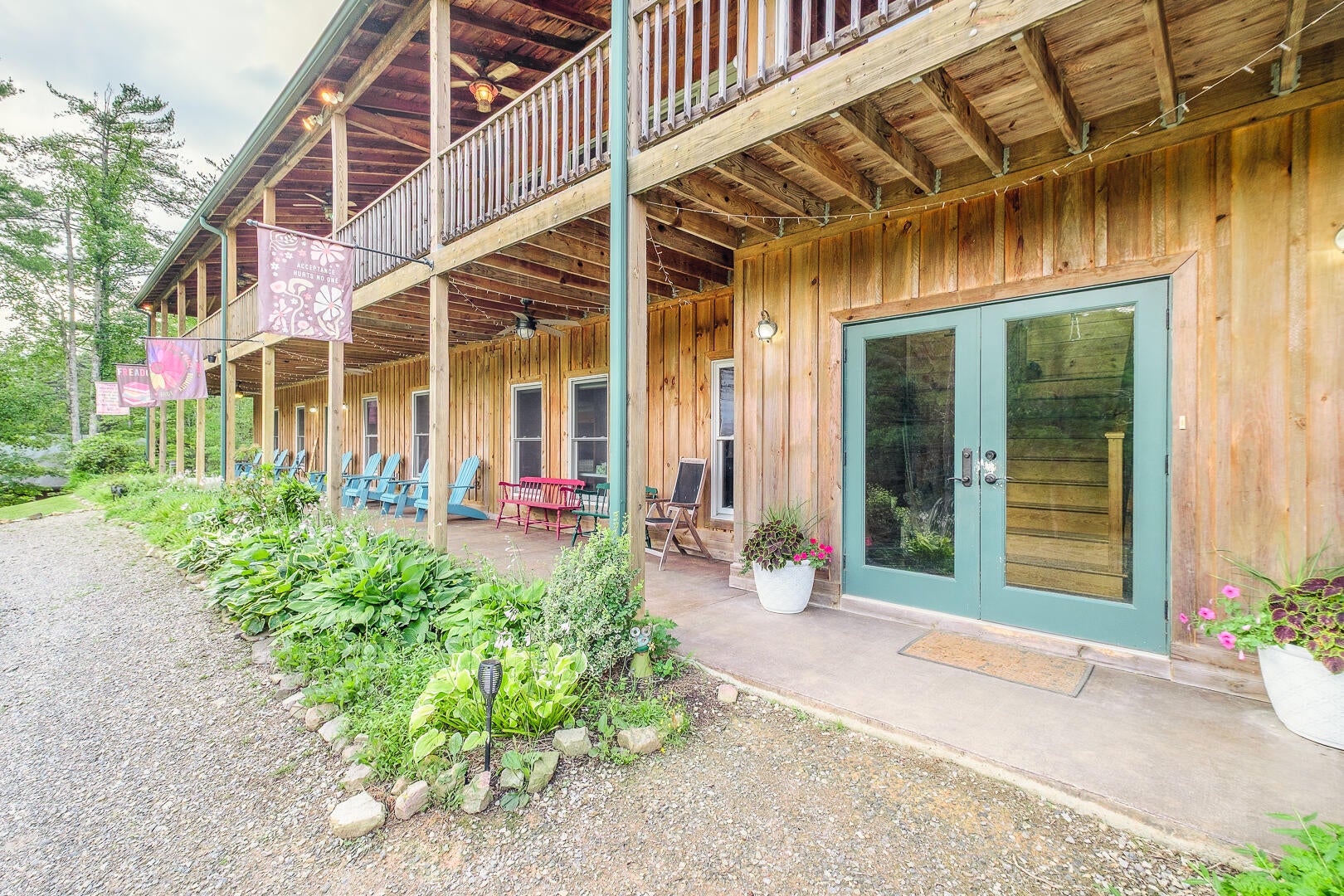 Catawba, Virginia, 24070, United States, 13 Bedrooms Bedrooms, ,15 BathroomsBathrooms,Residential,Active,1902950