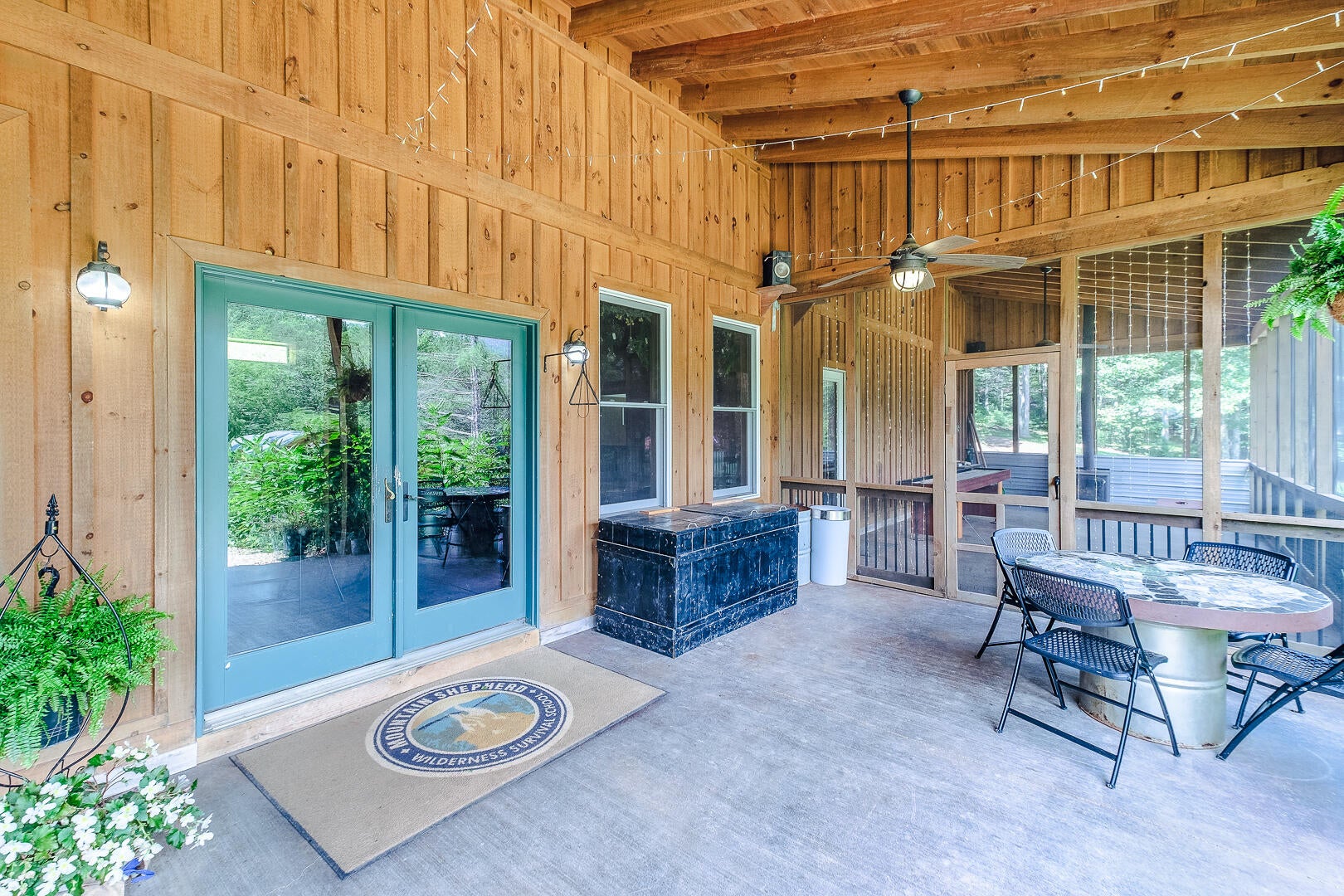 Catawba, Virginia, 24070, United States, 13 Bedrooms Bedrooms, ,15 BathroomsBathrooms,Residential,Active,1902950