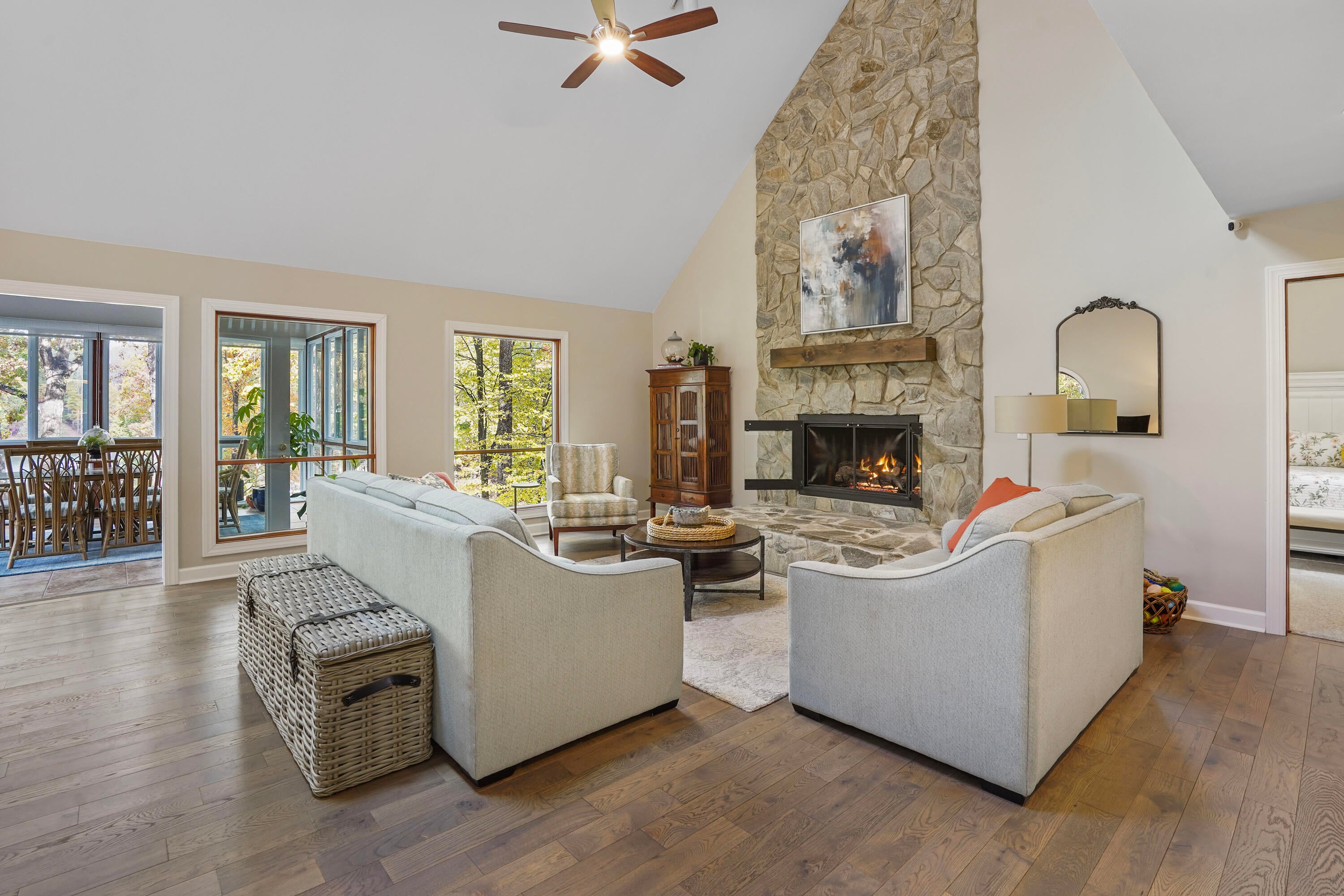 Moneta, Virginia, 24121, United States, 4 Bedrooms Bedrooms, ,4 BathroomsBathrooms,Residential,Active,1988441