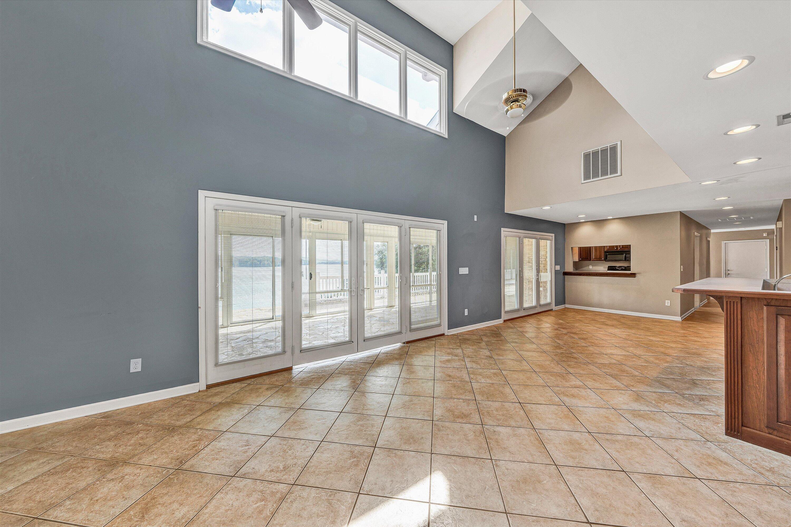 Moneta, Virginia, 24121, United States, 6 Bedrooms Bedrooms, ,7 BathroomsBathrooms,Residential,Active,1953664