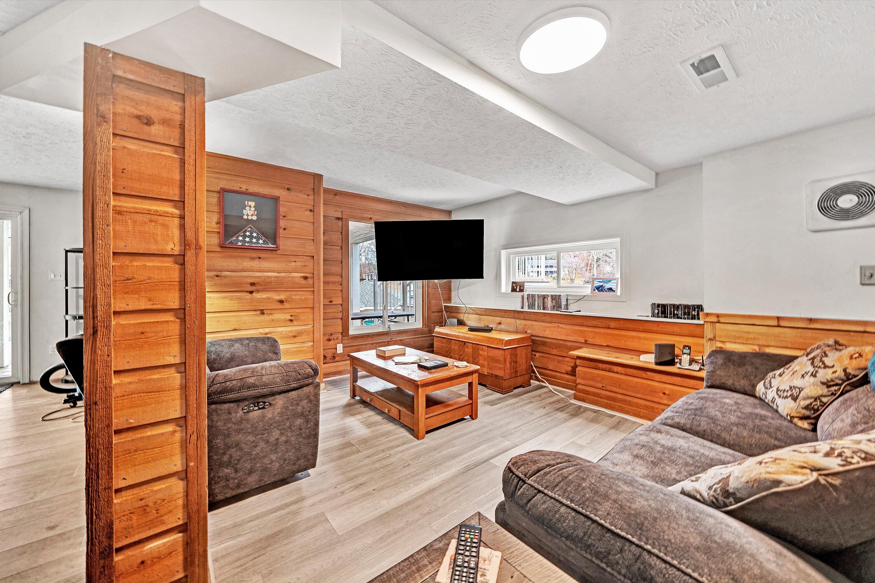 Wirtz, Virginia, 24184, United States, 5 Bedrooms Bedrooms, ,4 BathroomsBathrooms,Residential,Active,1998599