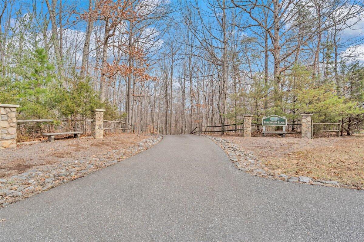 Huddleston, Virginia, 24104, United States, 5 Bedrooms Bedrooms, ,4 BathroomsBathrooms,Residential,Active,2023928