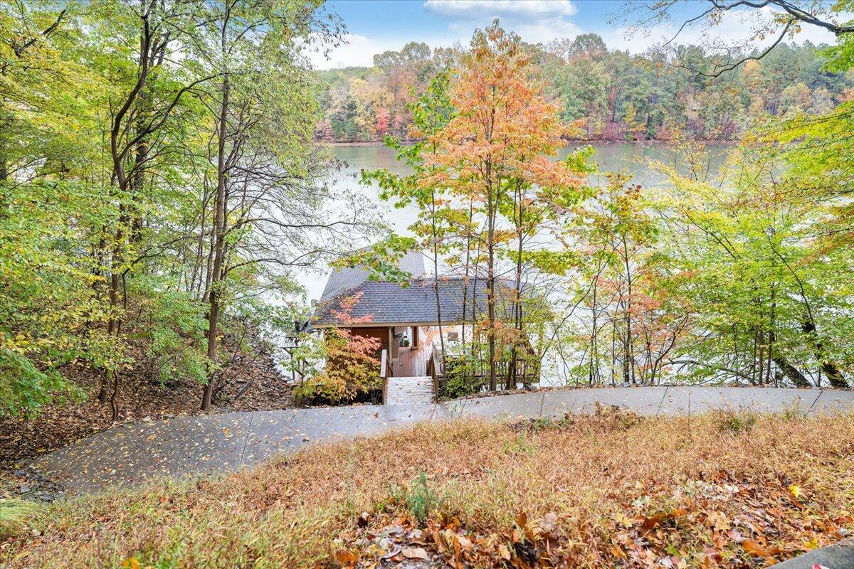 Wirtz, Virginia, 24184, United States, 4 Bedrooms Bedrooms, ,4 BathroomsBathrooms,Residential,Active,2007035