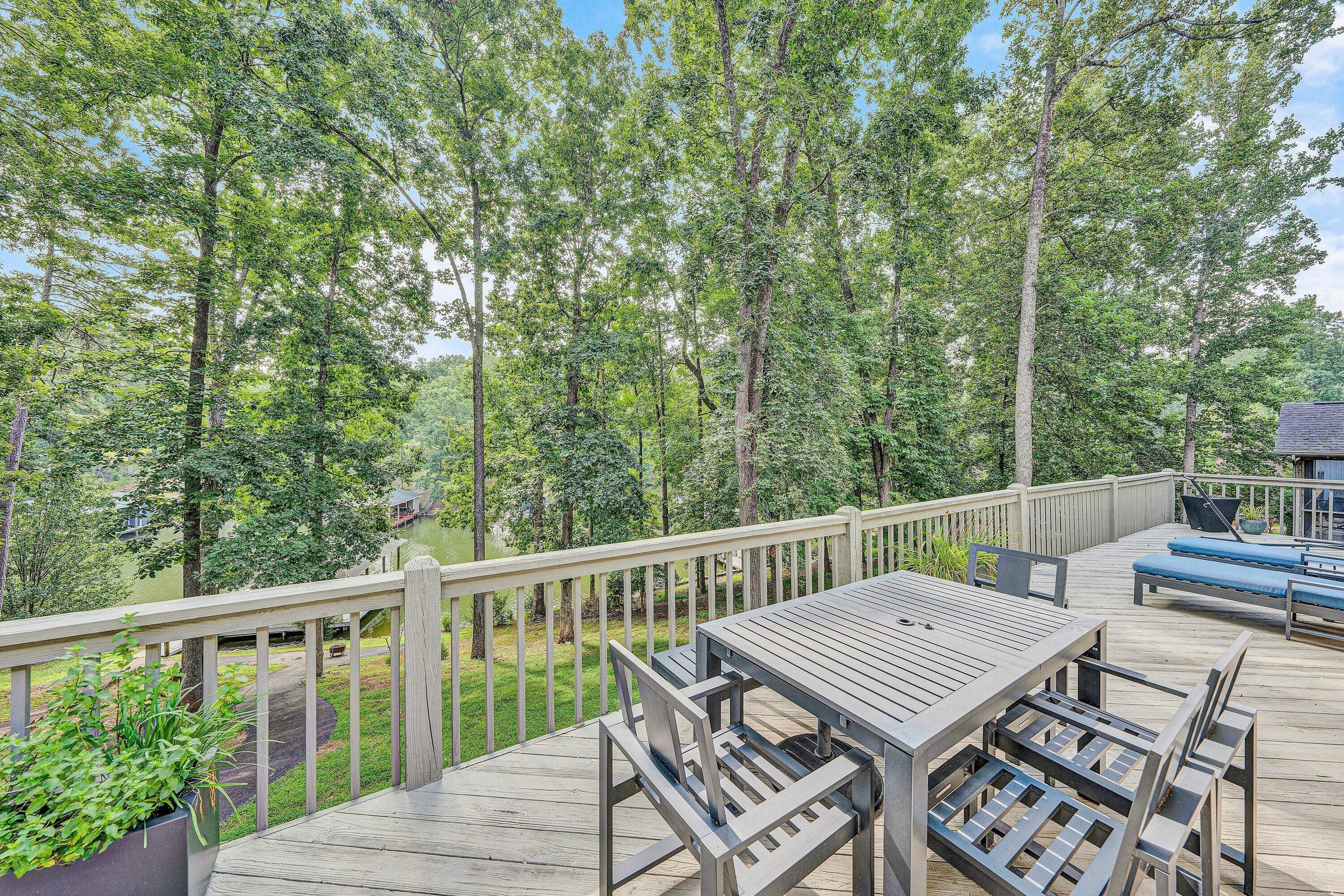 Moneta, Virginia, 24121, United States, 4 Bedrooms Bedrooms, ,3 BathroomsBathrooms,Residential,Active,1909835