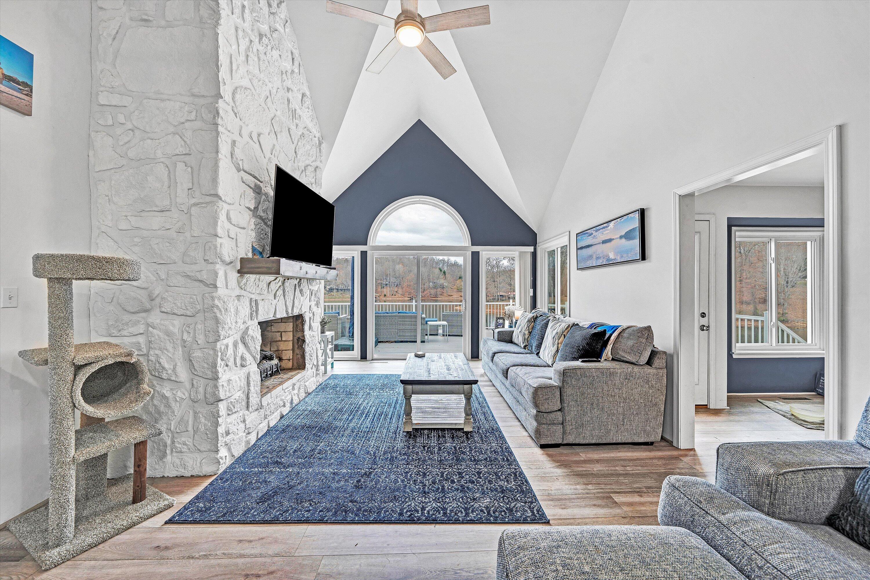 Wirtz, Virginia, 24184, United States, 5 Bedrooms Bedrooms, ,4 BathroomsBathrooms,Residential,Active,1998599