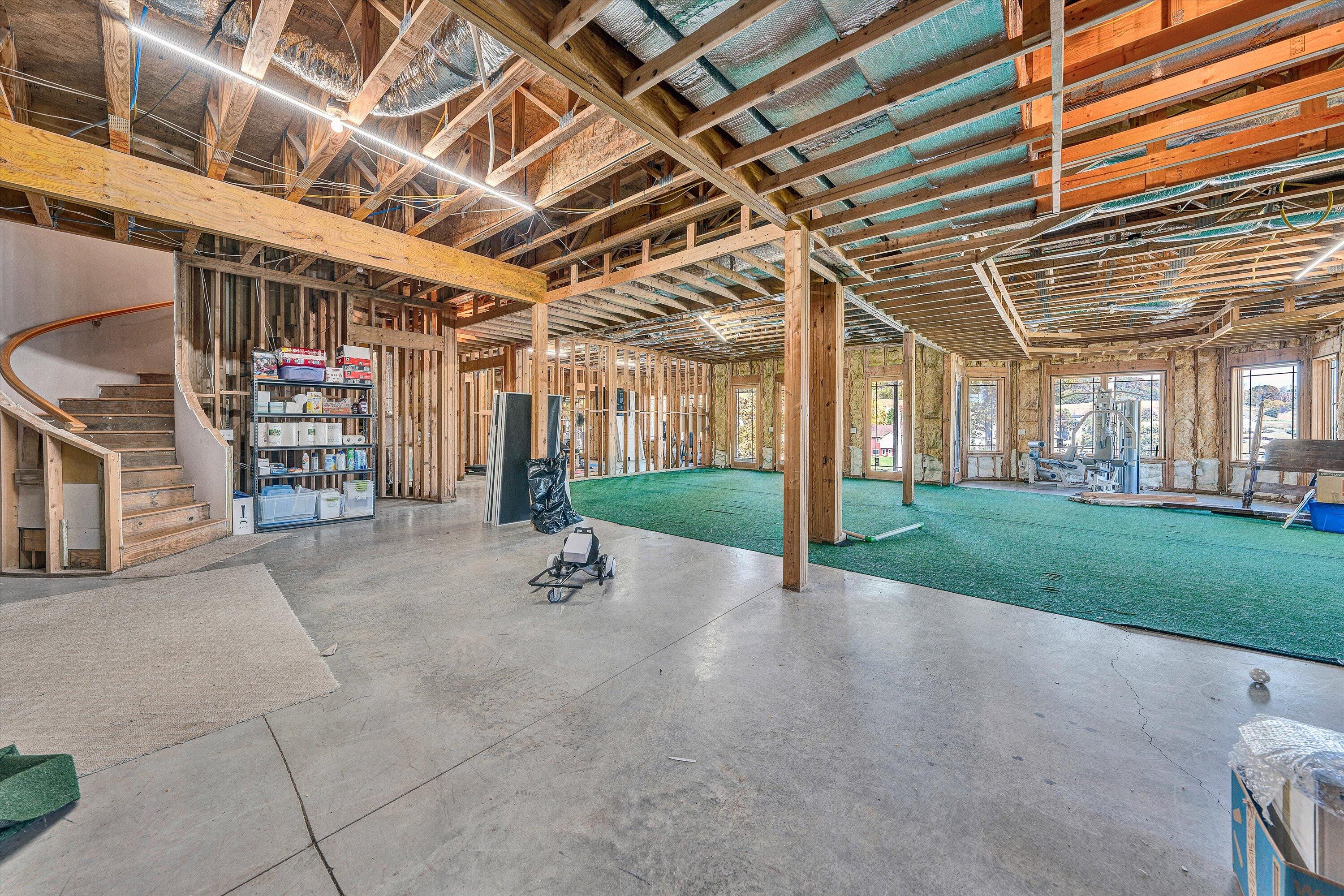 Moneta, Virginia, 24121, United States, 5 Bedrooms Bedrooms, ,6 BathroomsBathrooms,Residential,Active,1973555