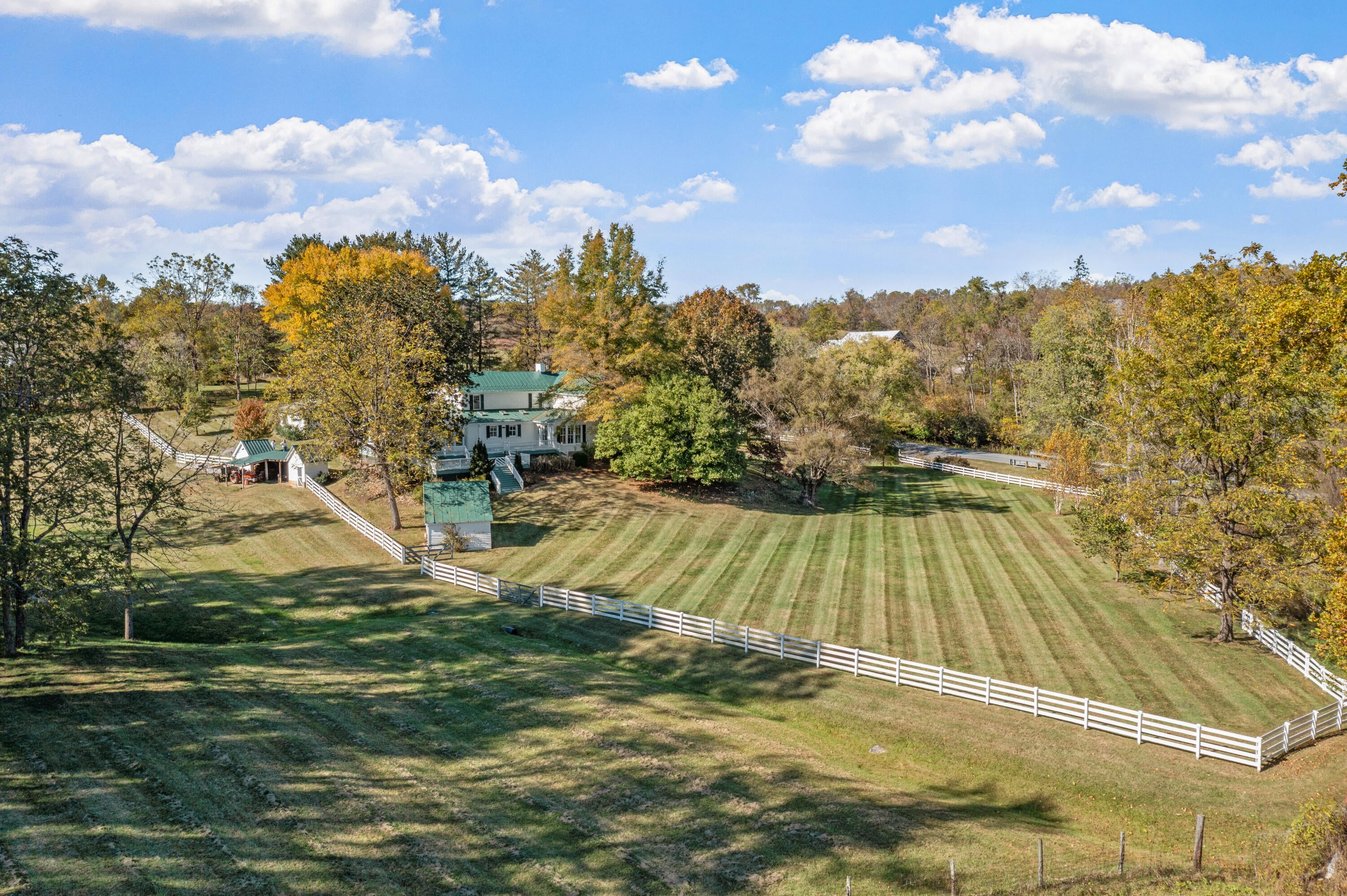 Troutville, Virginia, 24175, United States, 5 Bedrooms Bedrooms, ,4 BathroomsBathrooms,Residential,Active,1965837