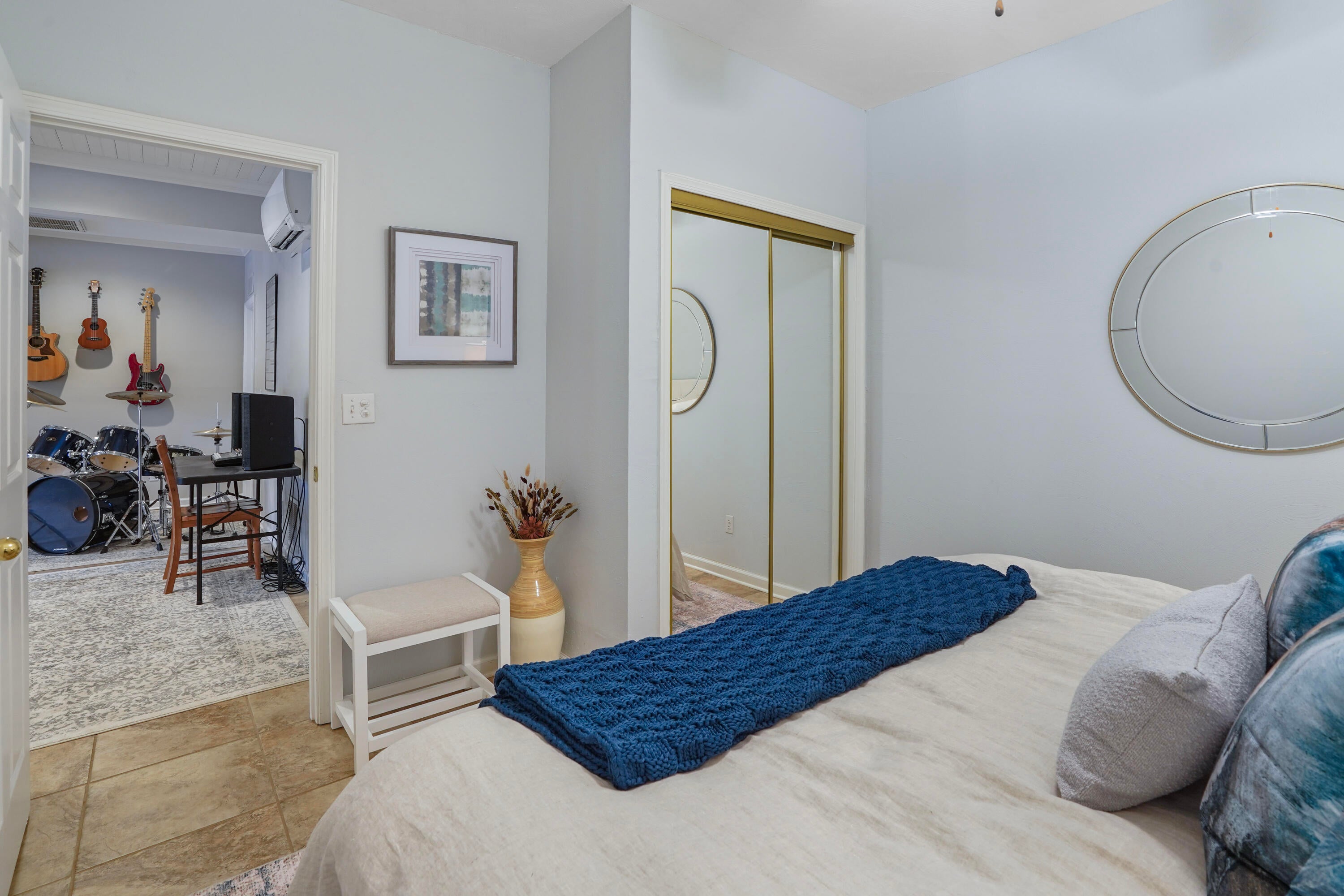 Moneta, Virginia, 24121, United States, 4 Bedrooms Bedrooms, ,4 BathroomsBathrooms,Residential,Active,1988441