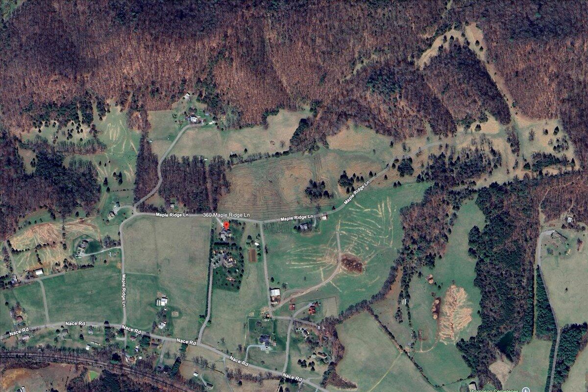 Fincastle, Virginia, 24090, United States, 3 Bedrooms Bedrooms, ,4 BathroomsBathrooms,Residential,Active,1945492