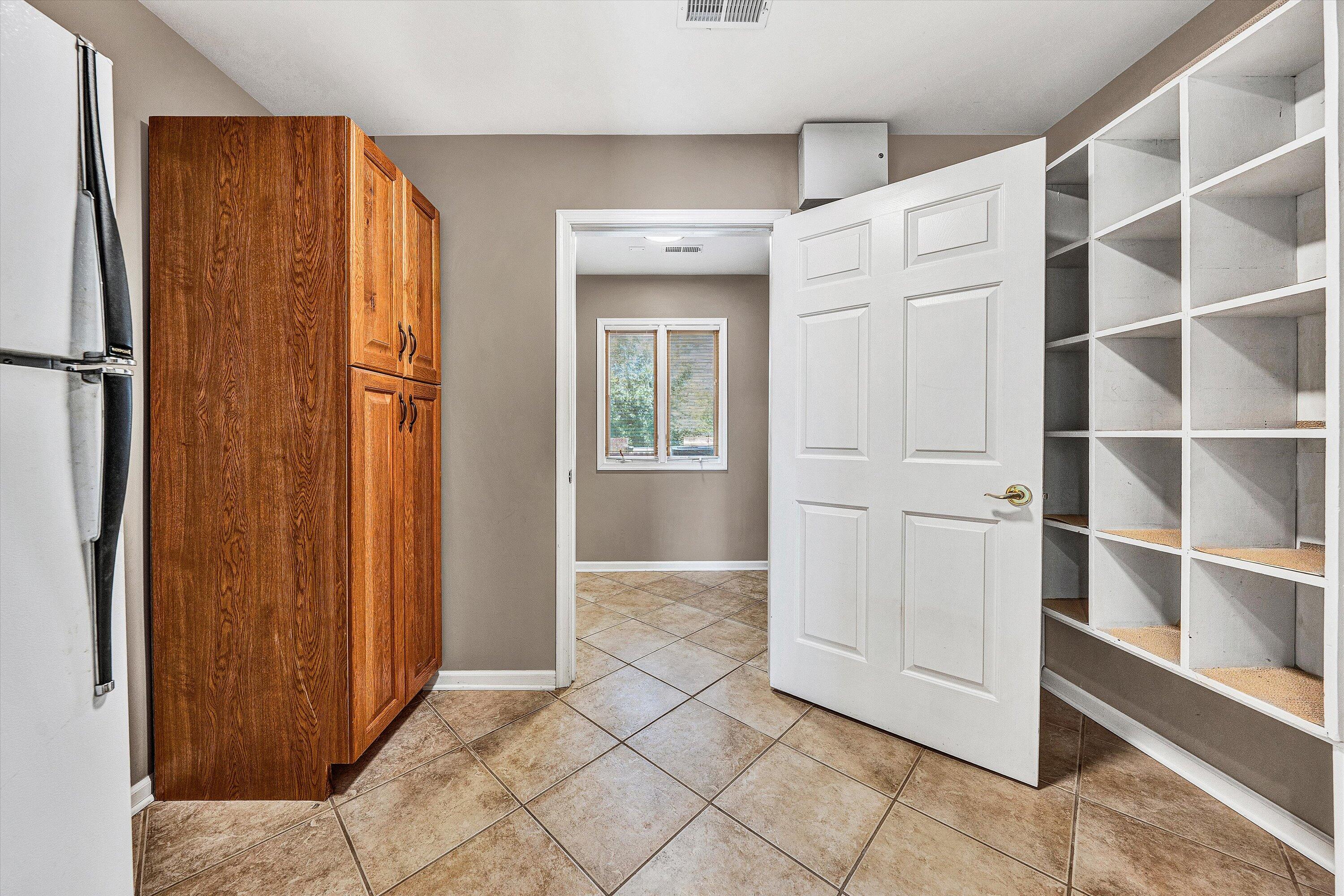 Moneta, Virginia, 24121, United States, 6 Bedrooms Bedrooms, ,7 BathroomsBathrooms,Residential,Active,1953664