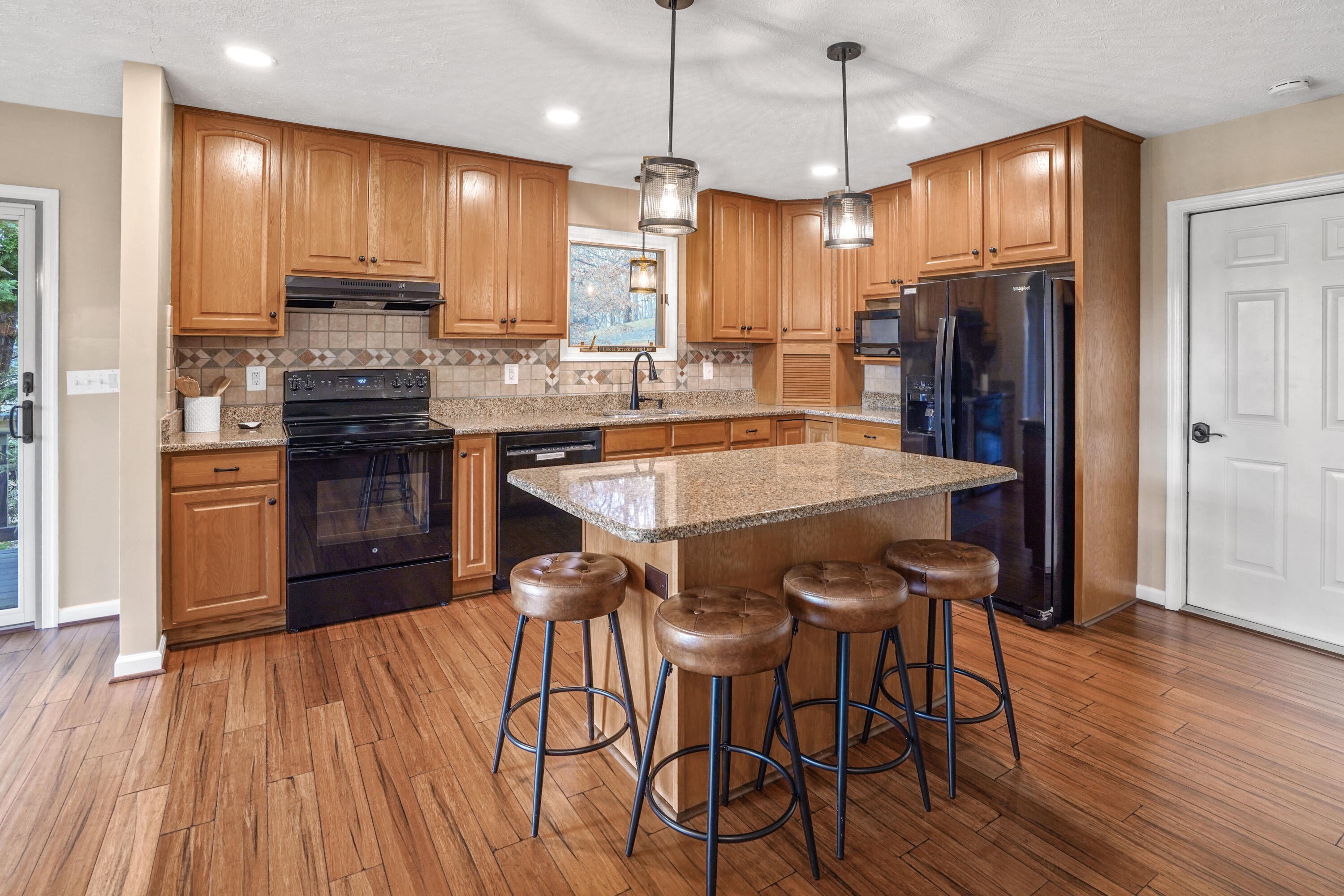 Moneta, Virginia, 24121, United States, 4 Bedrooms Bedrooms, ,3 BathroomsBathrooms,Residential,Active,2010155