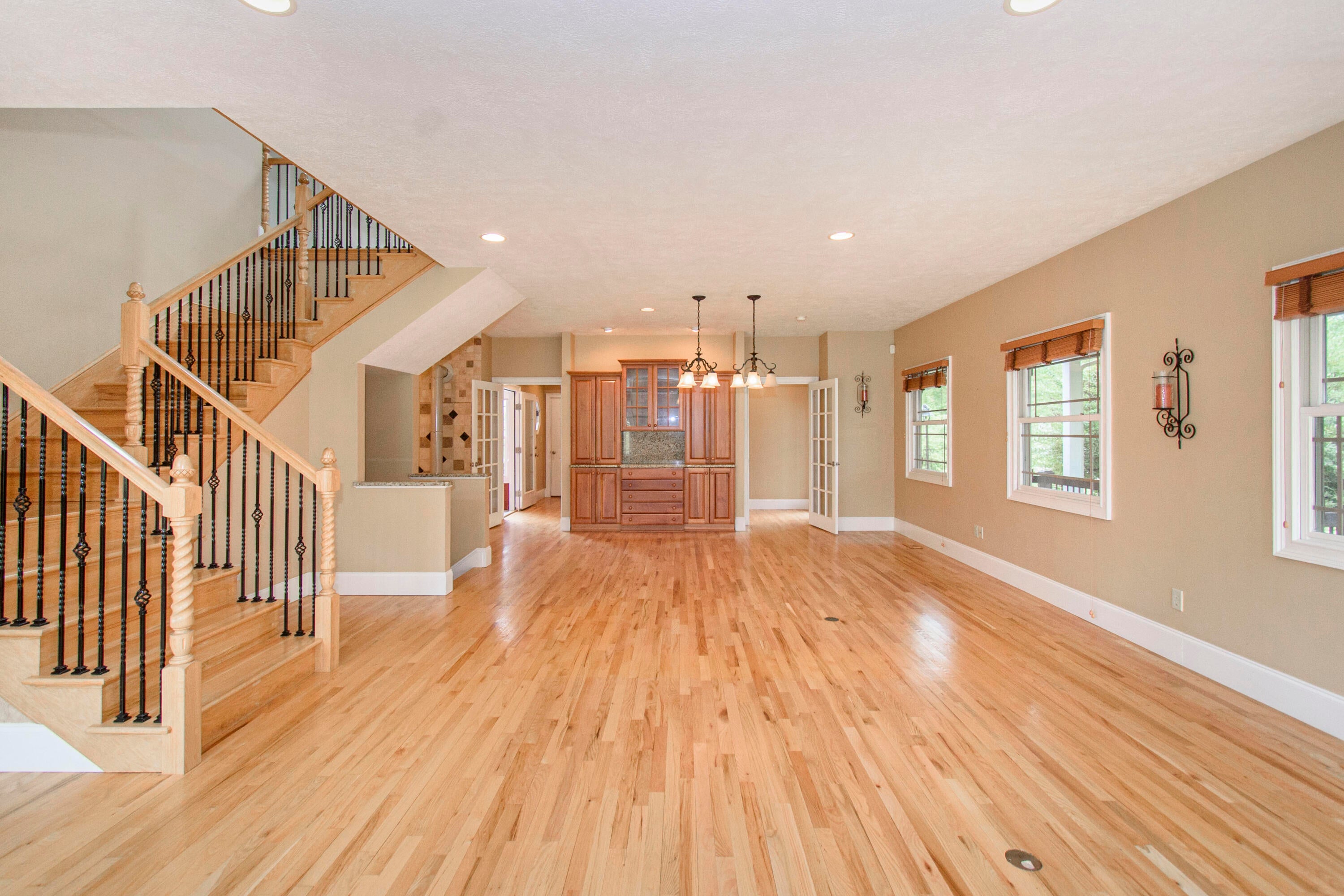 Catawba, Virginia, 24070, United States, 7 Bedrooms Bedrooms, ,6 BathroomsBathrooms,Residential,Active,1945254