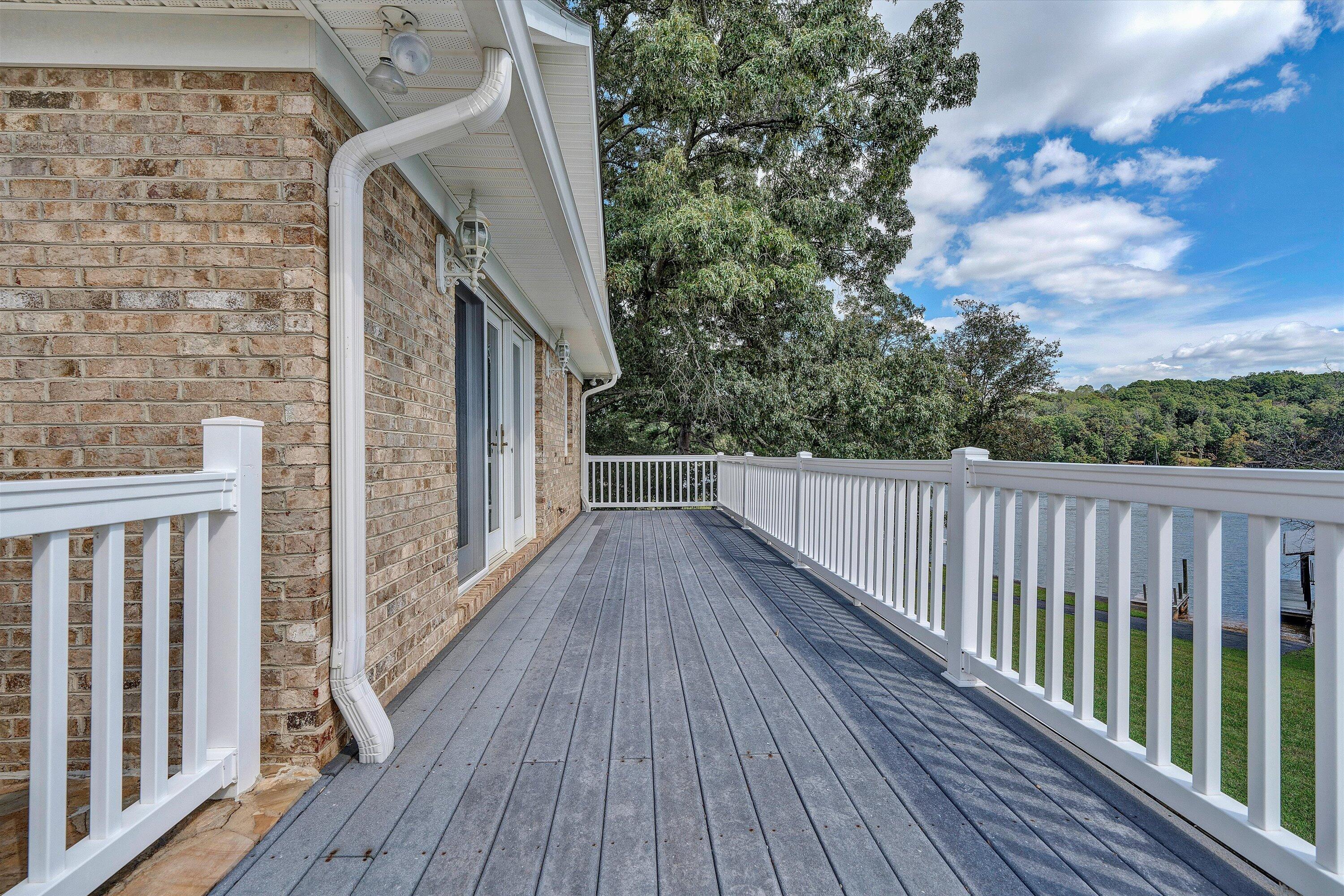 Moneta, Virginia, 24121, United States, 6 Bedrooms Bedrooms, ,7 BathroomsBathrooms,Residential,Active,1953664