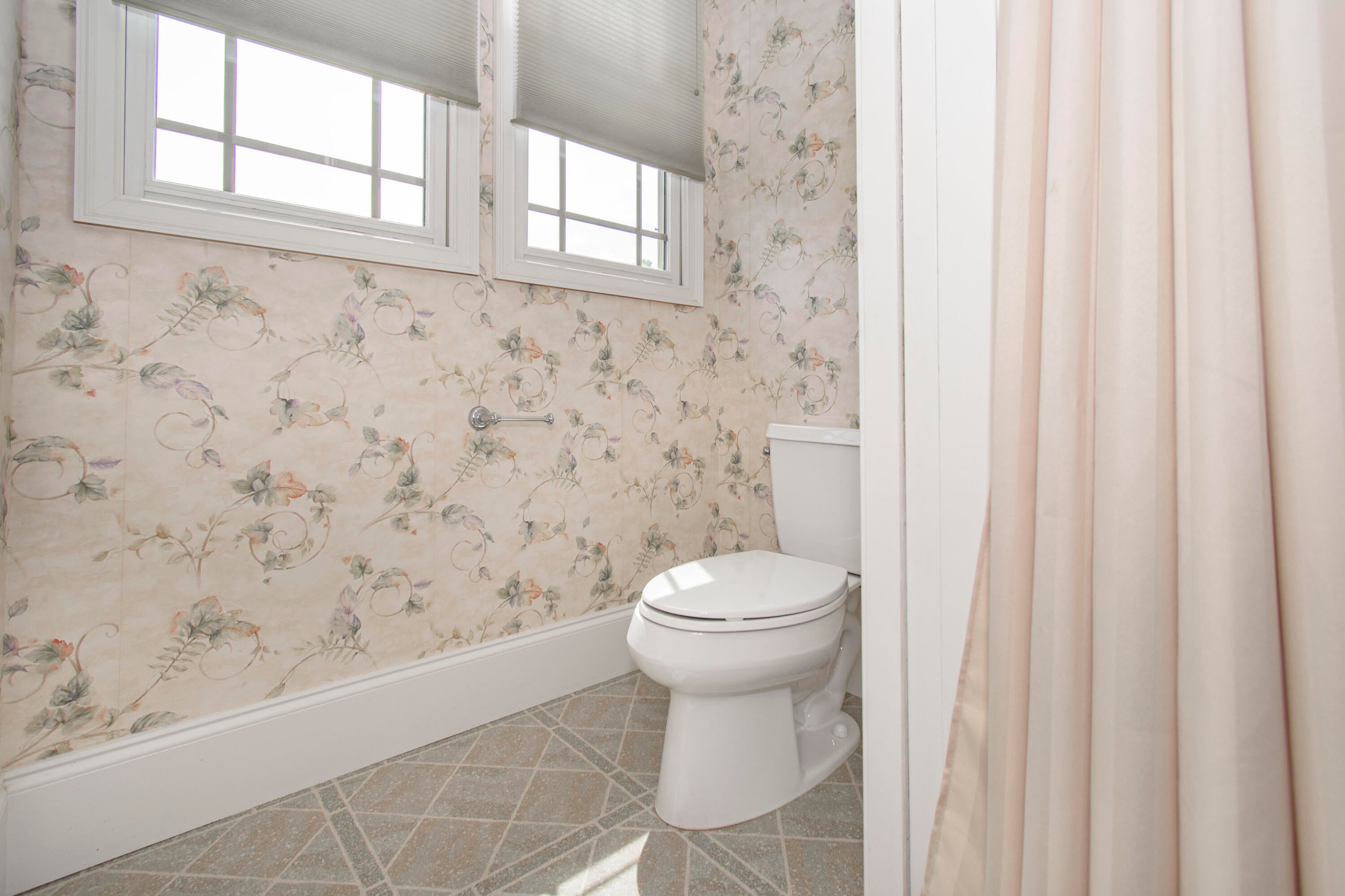 Catawba, Virginia, 24070, United States, 7 Bedrooms Bedrooms, ,6 BathroomsBathrooms,Residential,Active,1945254