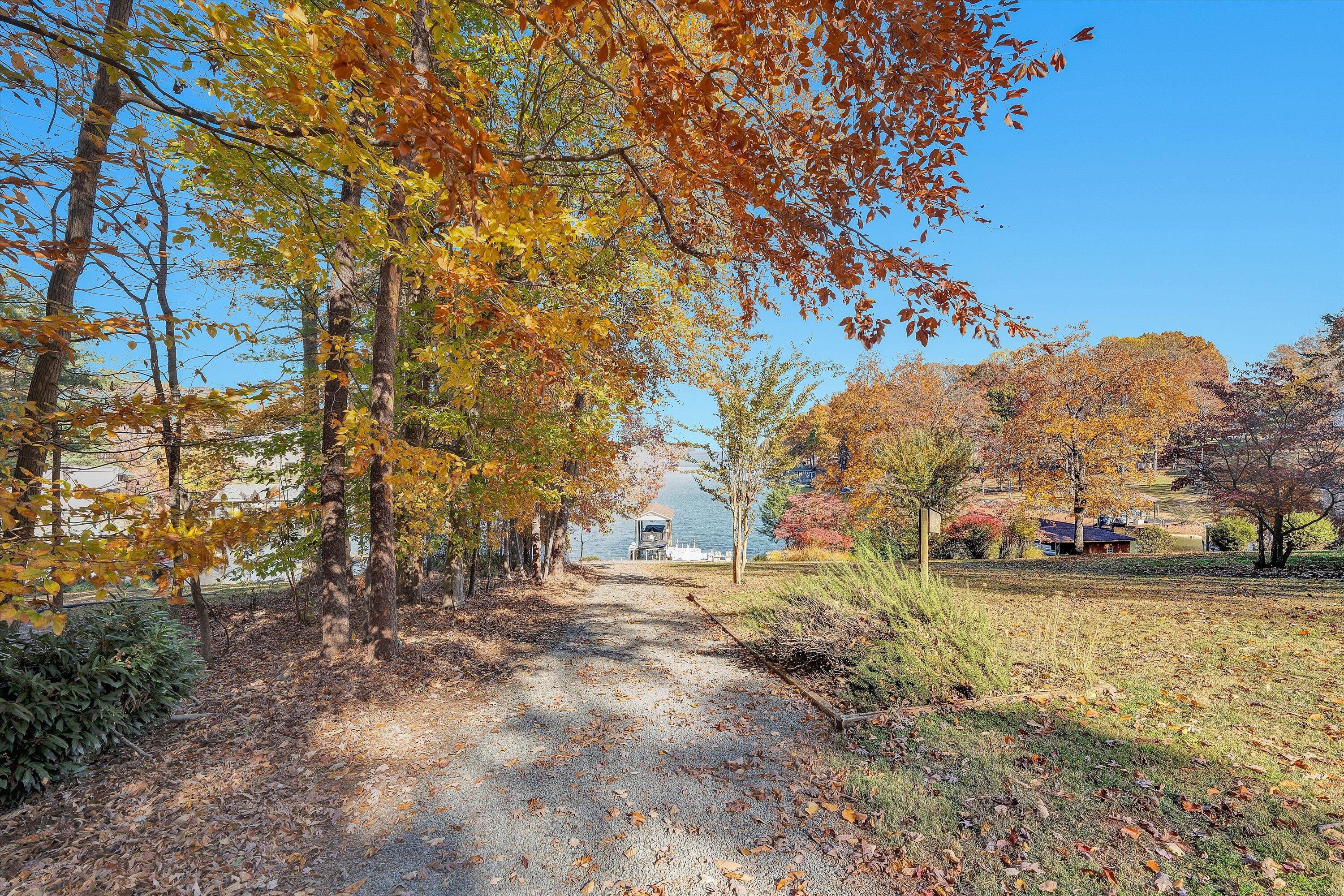 Moneta, Virginia, 24121, United States, 3 Bedrooms Bedrooms, ,3 BathroomsBathrooms,Residential,Active,1988476