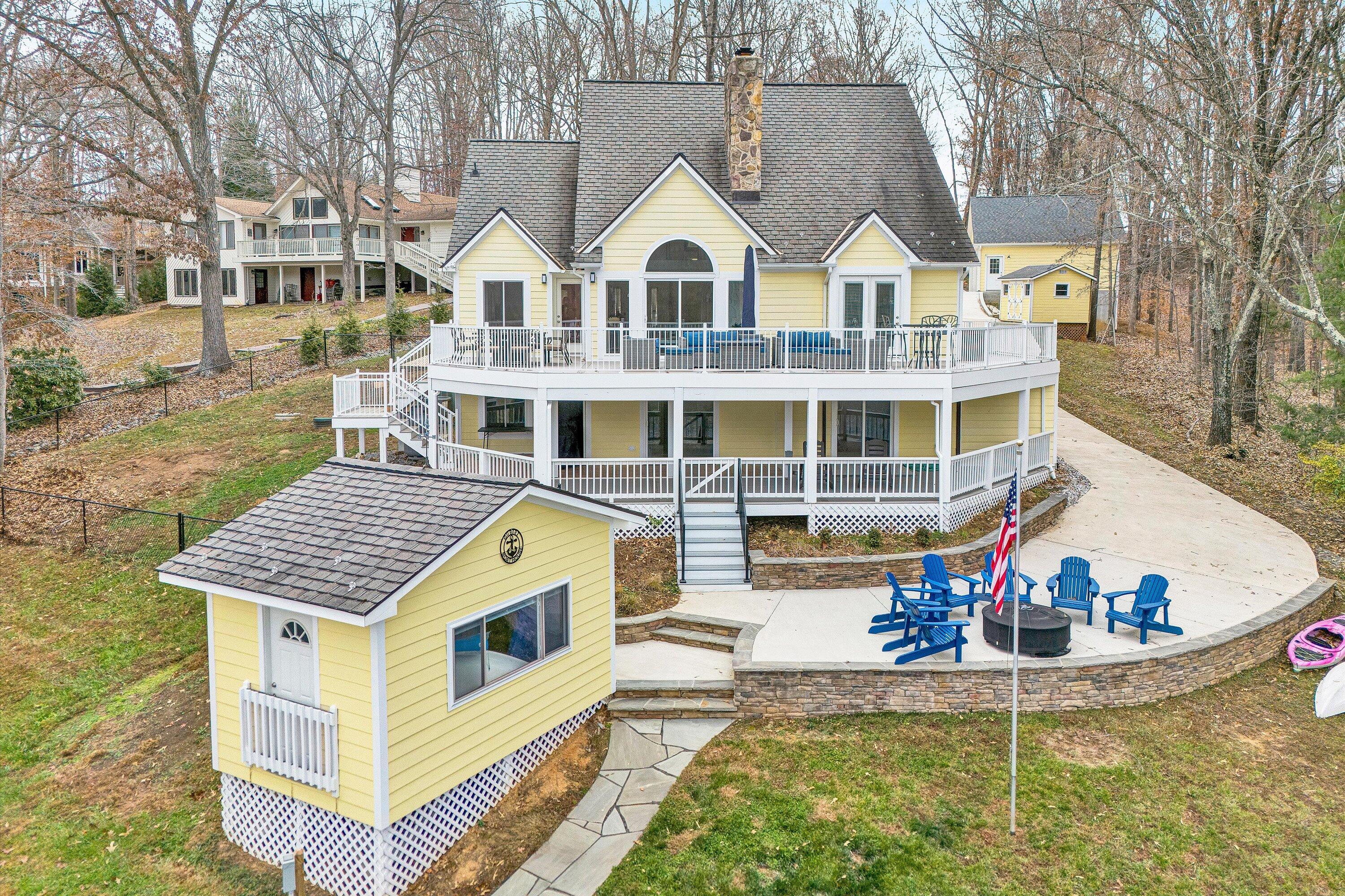 Wirtz, Virginia, 24184, United States, 5 Bedrooms Bedrooms, ,4 BathroomsBathrooms,Residential,Active,1998599