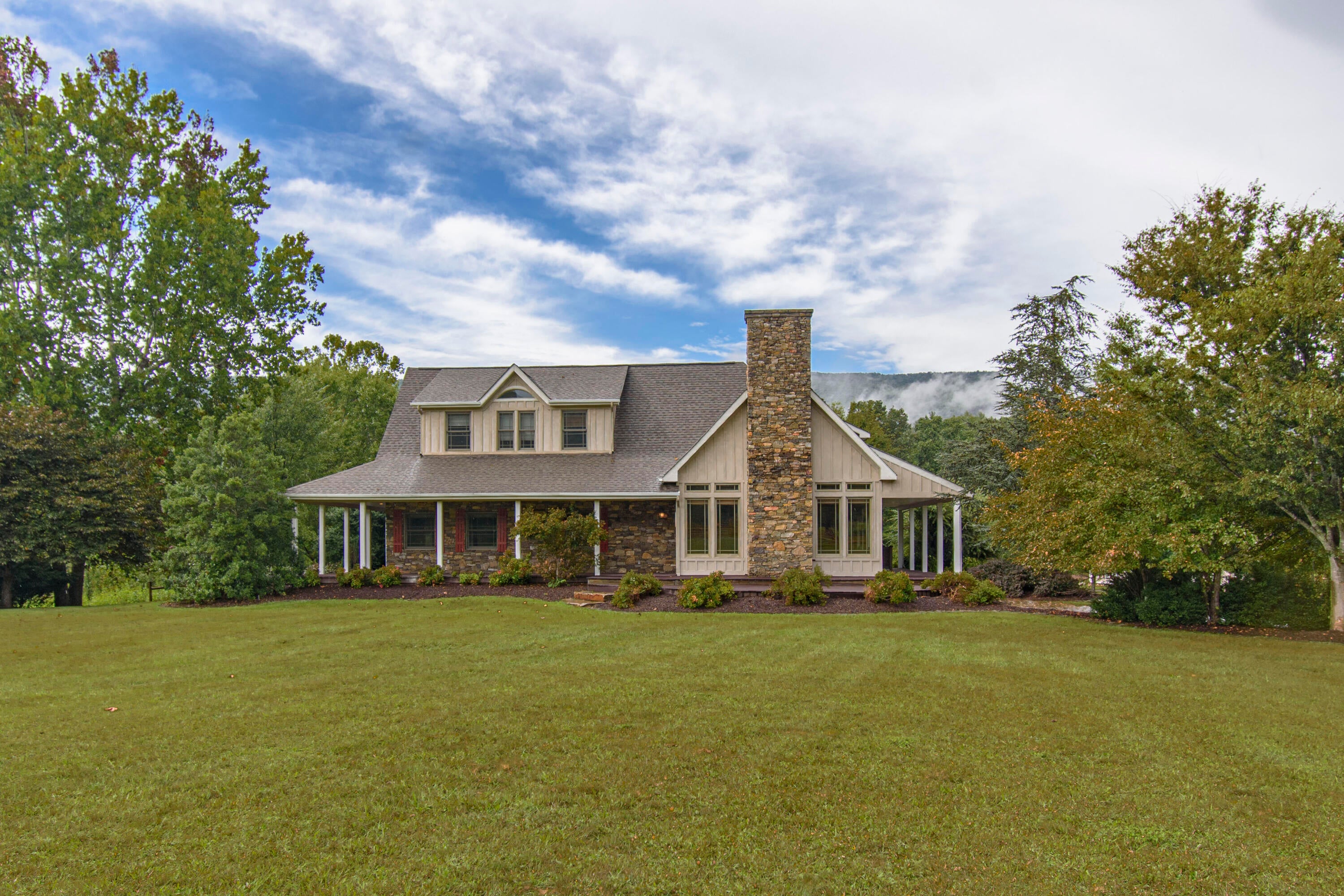 Catawba, Virginia, 24070, United States, 7 Bedrooms Bedrooms, ,6 BathroomsBathrooms,Residential,Active,1945254