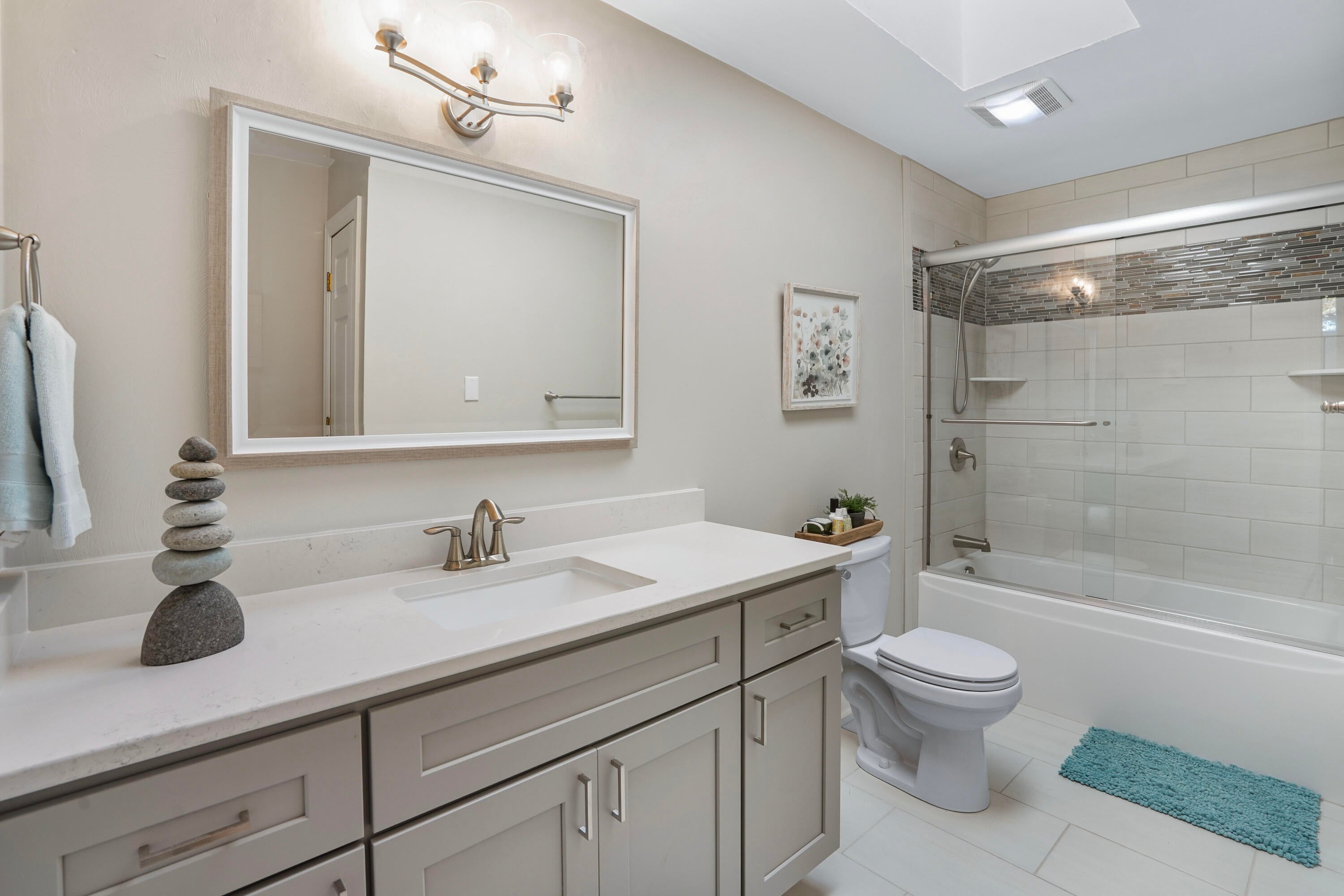 Moneta, Virginia, 24121, United States, 4 Bedrooms Bedrooms, ,4 BathroomsBathrooms,Residential,Active,1988441