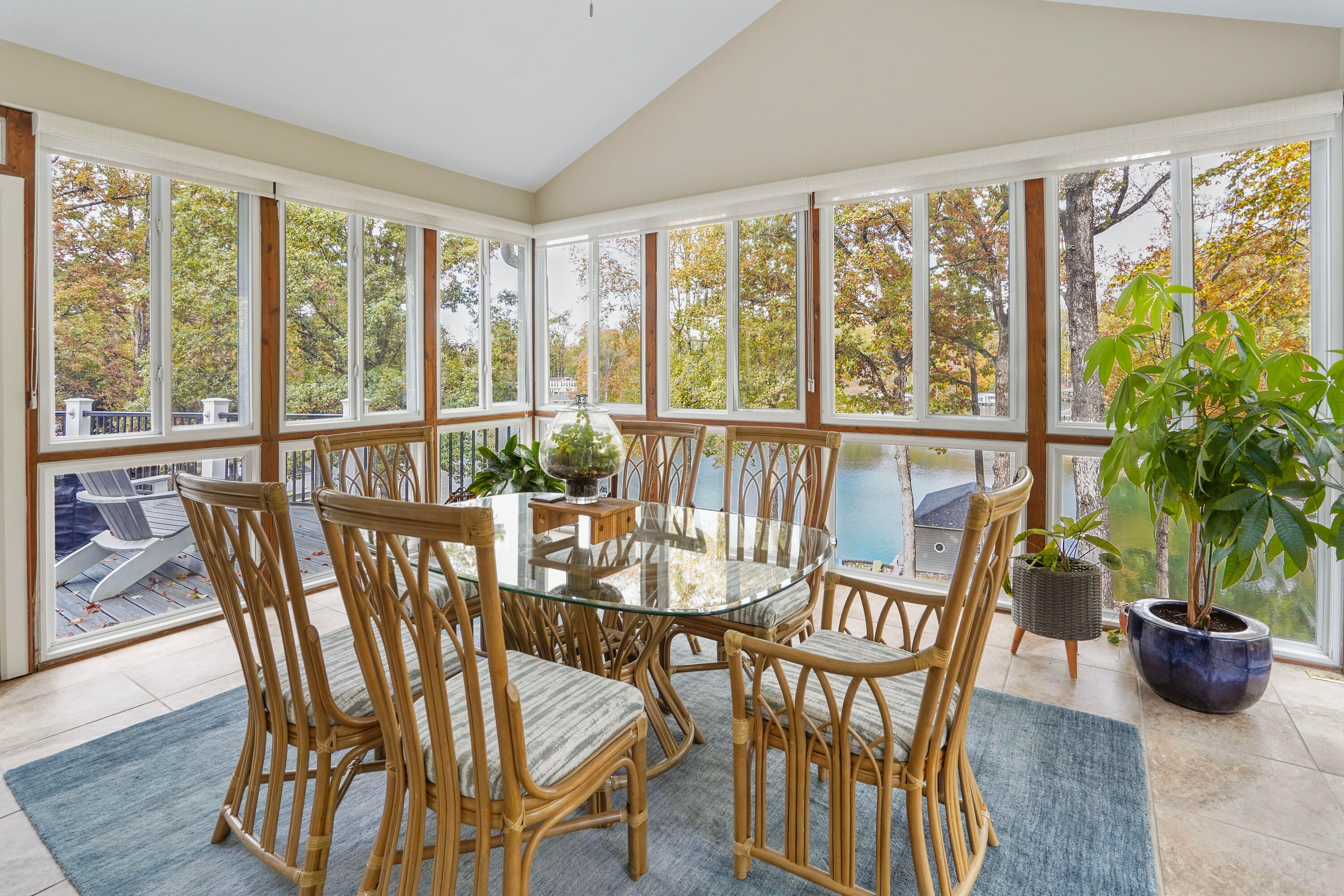 Moneta, Virginia, 24121, United States, 4 Bedrooms Bedrooms, ,4 BathroomsBathrooms,Residential,Active,1988441