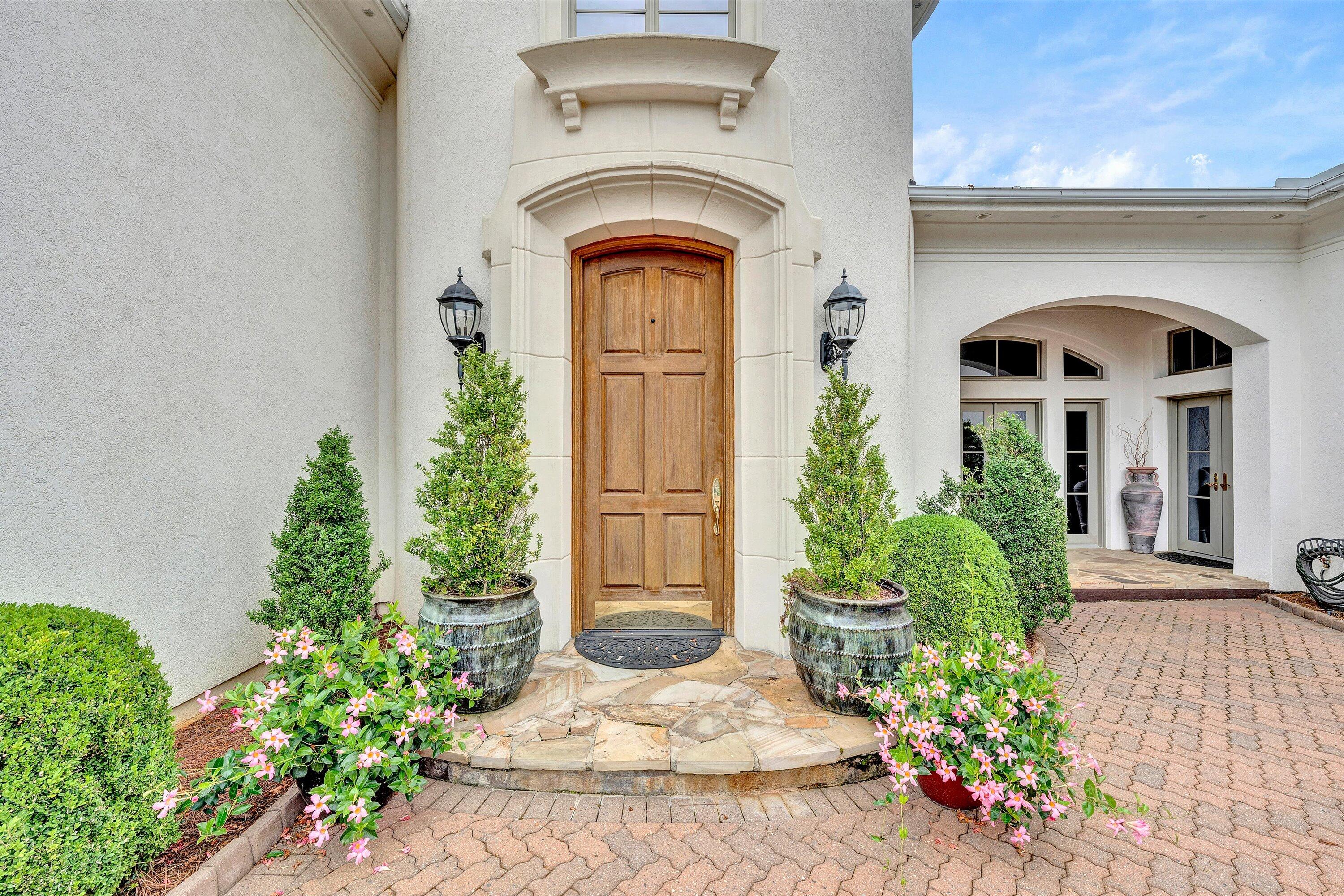 Moneta, Virginia, 24121, United States, 5 Bedrooms Bedrooms, ,9 BathroomsBathrooms,Residential,Active,1919403
