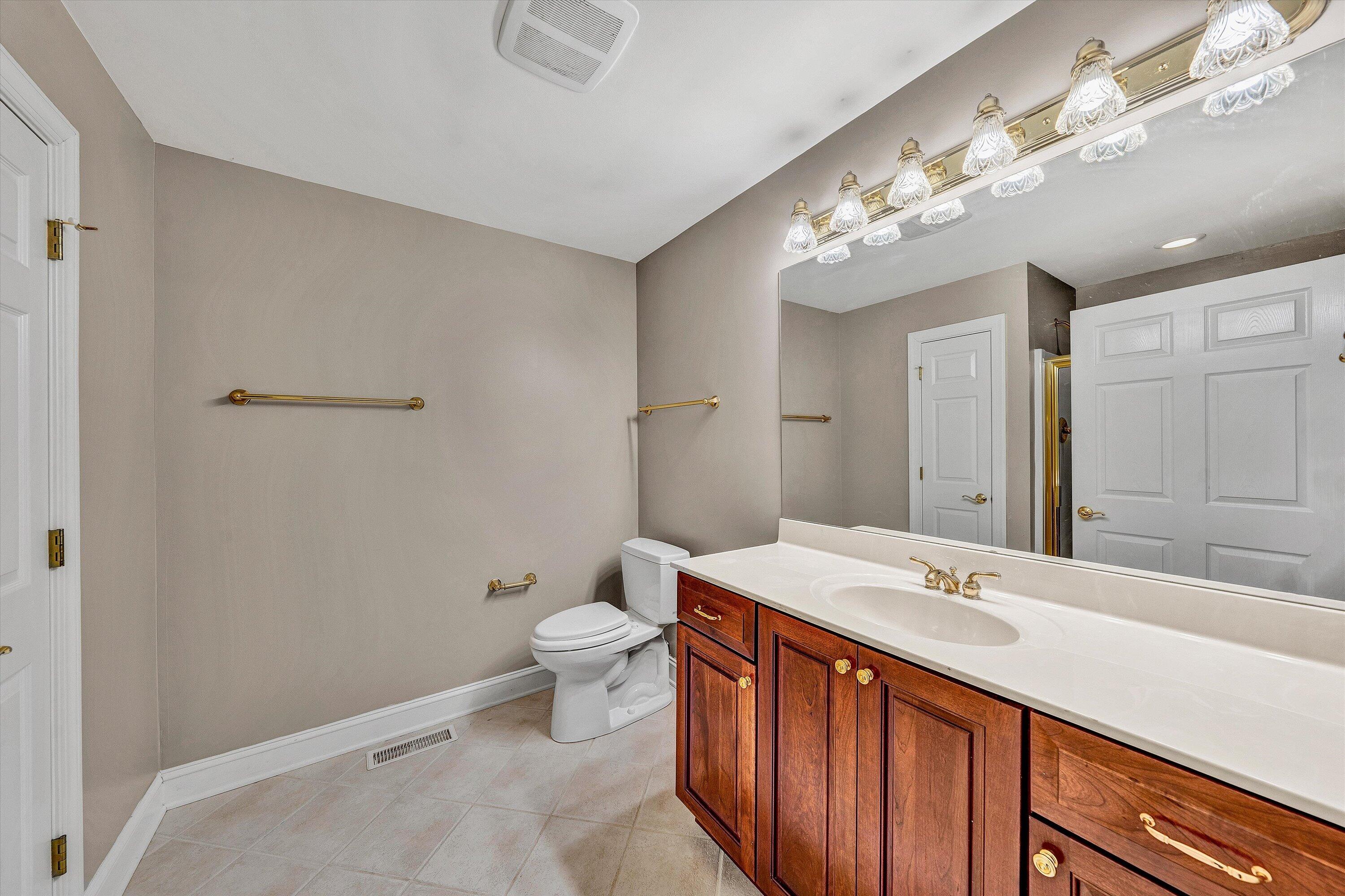 Moneta, Virginia, 24121, United States, 6 Bedrooms Bedrooms, ,7 BathroomsBathrooms,Residential,Active,1953664