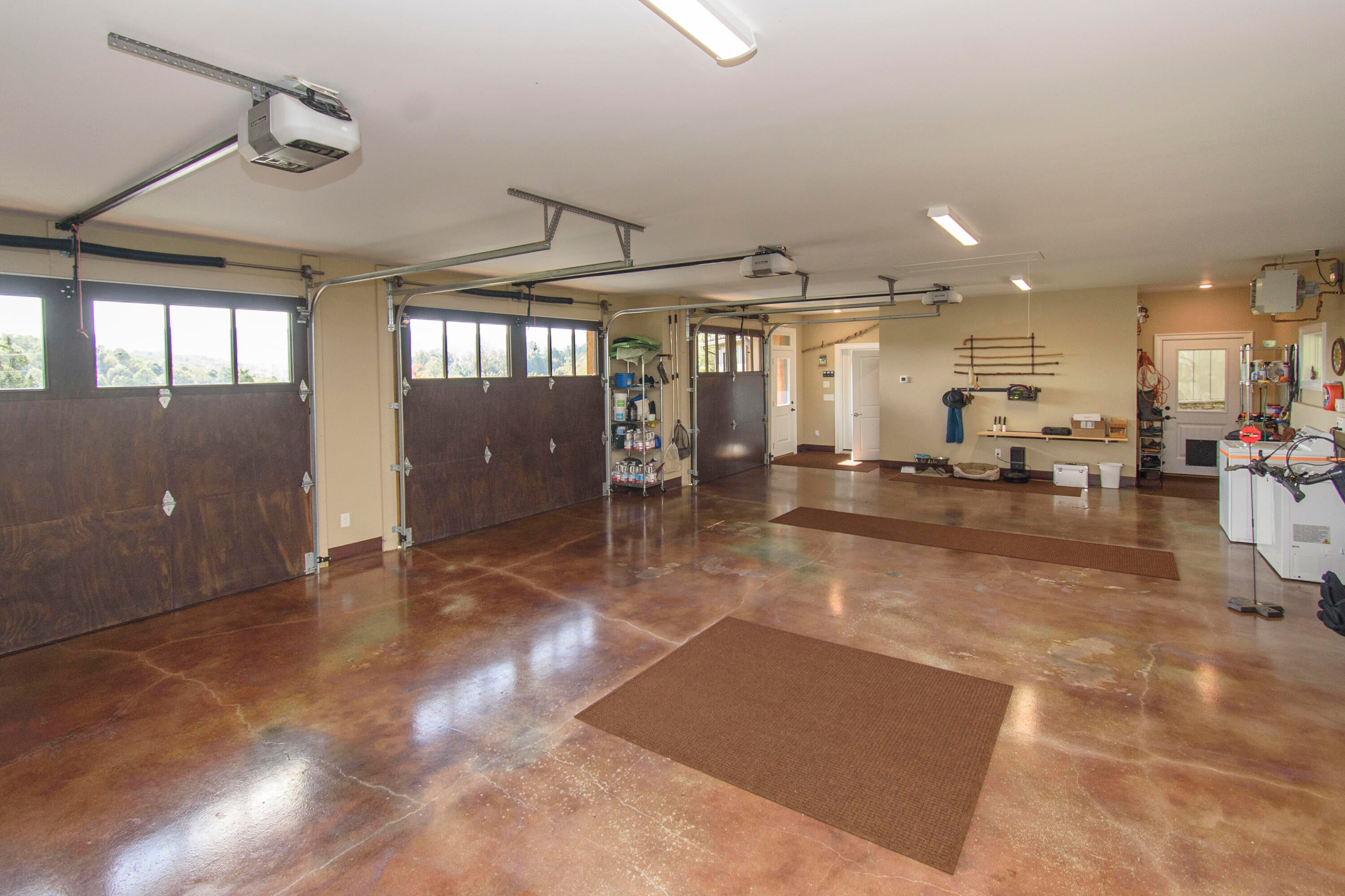 Catawba, Virginia, 24070, United States, 3 Bedrooms Bedrooms, ,3 BathroomsBathrooms,Residential,Active,1954423