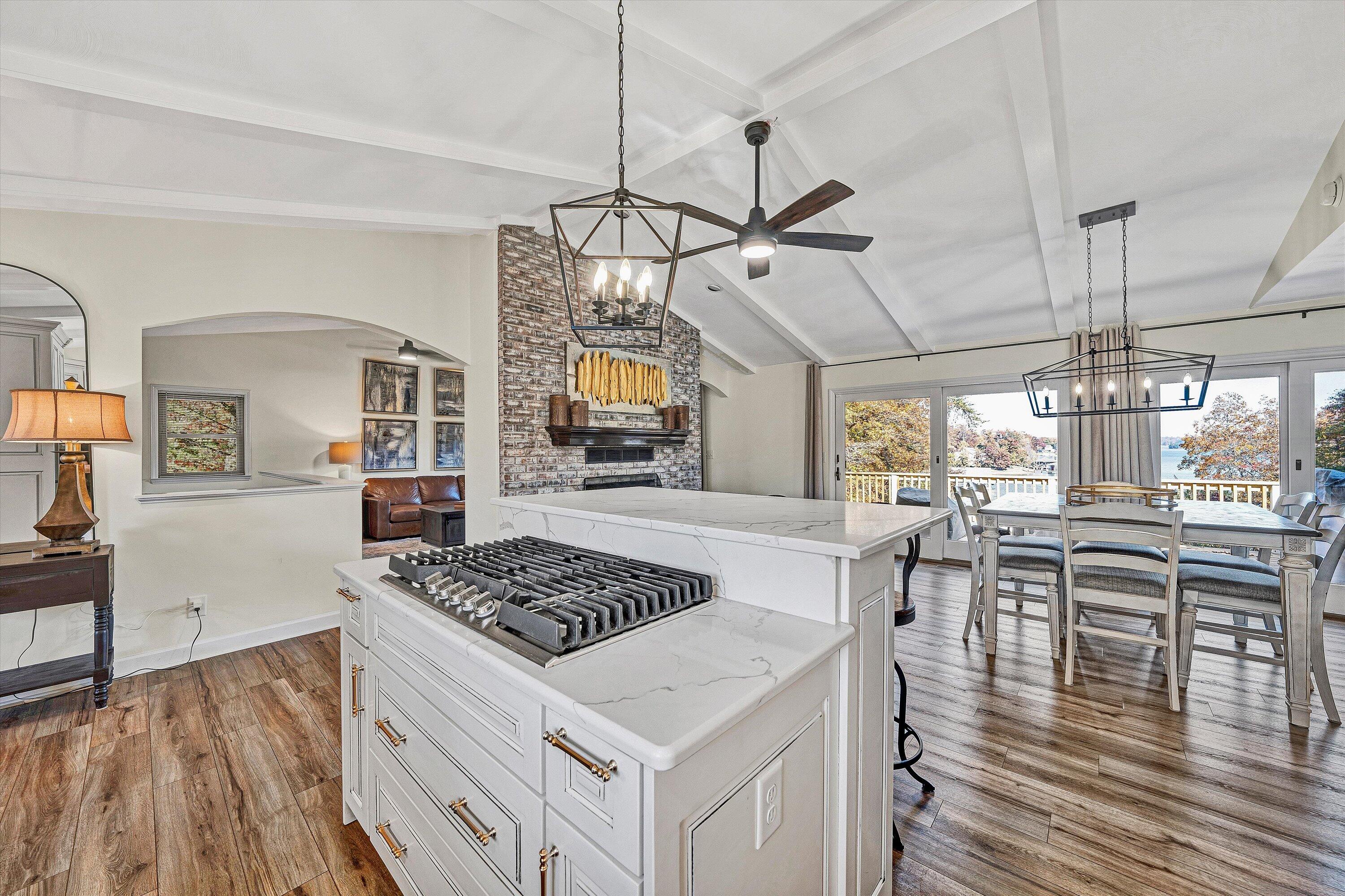 Moneta, Virginia, 24121, United States, 3 Bedrooms Bedrooms, ,3 BathroomsBathrooms,Residential,Active,1988476