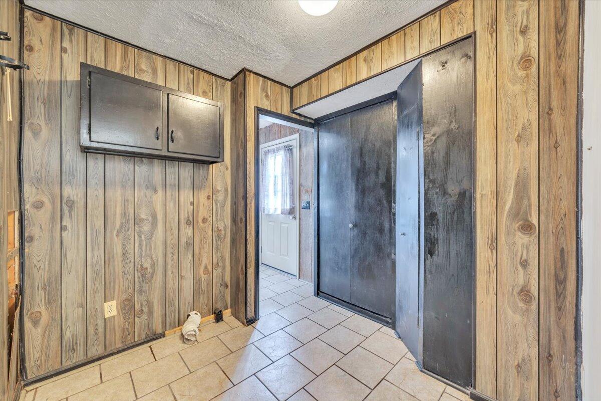 Huddleston, Virginia, 24104, United States, 5 Bedrooms Bedrooms, ,4 BathroomsBathrooms,Residential,Active,2023928