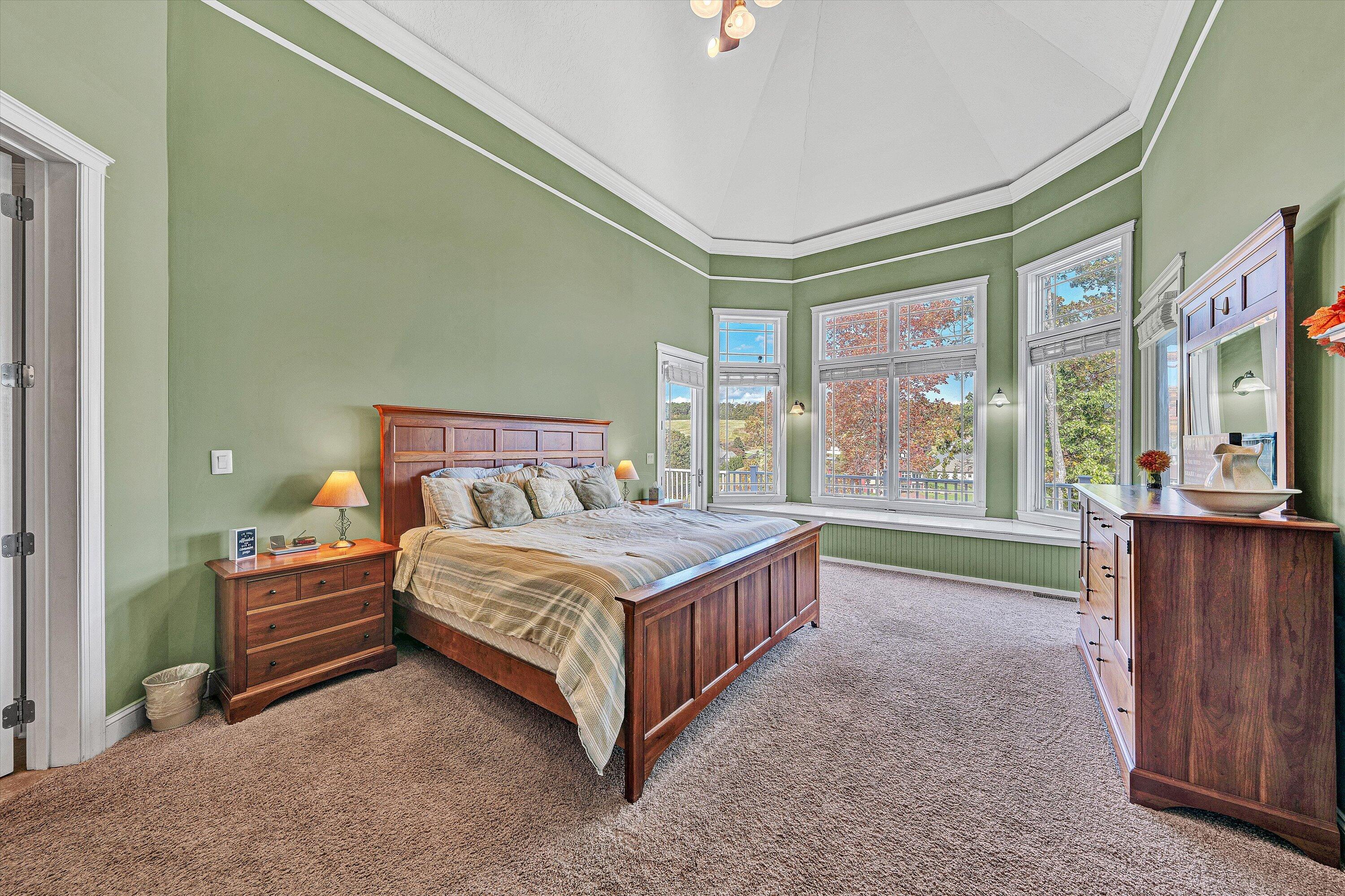 Moneta, Virginia, 24121, United States, 5 Bedrooms Bedrooms, ,6 BathroomsBathrooms,Residential,Active,1973555