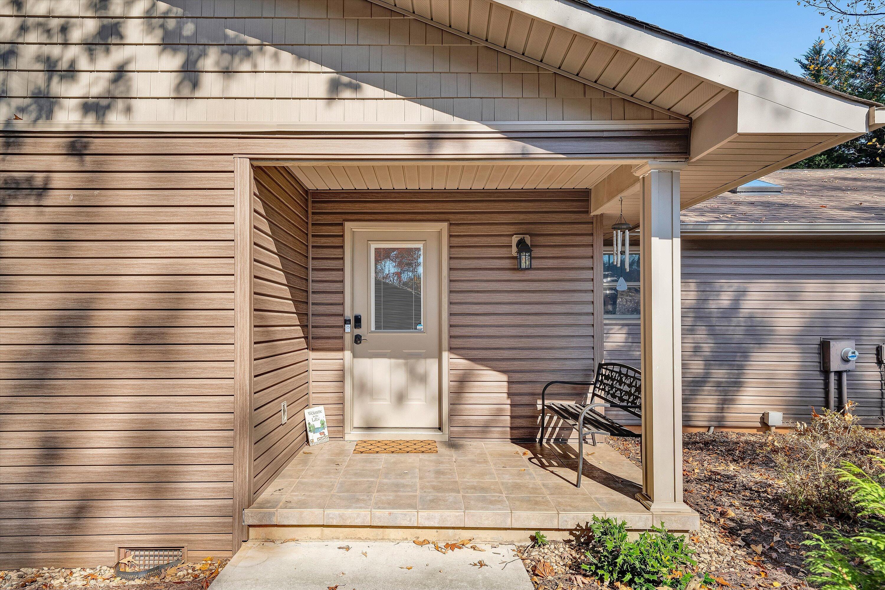 Moneta, Virginia, 24121, United States, 3 Bedrooms Bedrooms, ,3 BathroomsBathrooms,Residential,Active,1988476