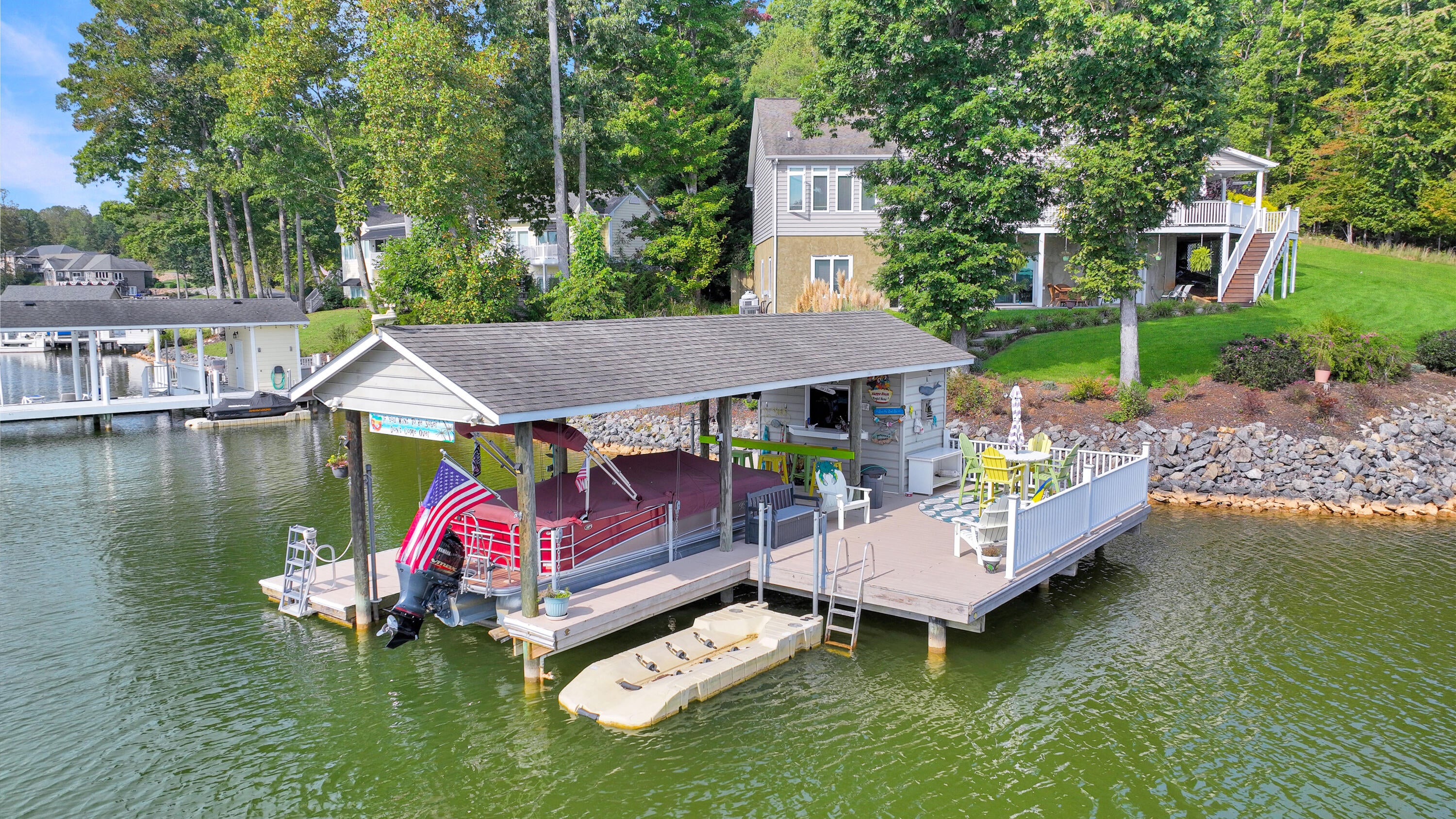 Moneta, Virginia, 24121, United States, 4 Bedrooms Bedrooms, ,4 BathroomsBathrooms,Residential,Active,1945250