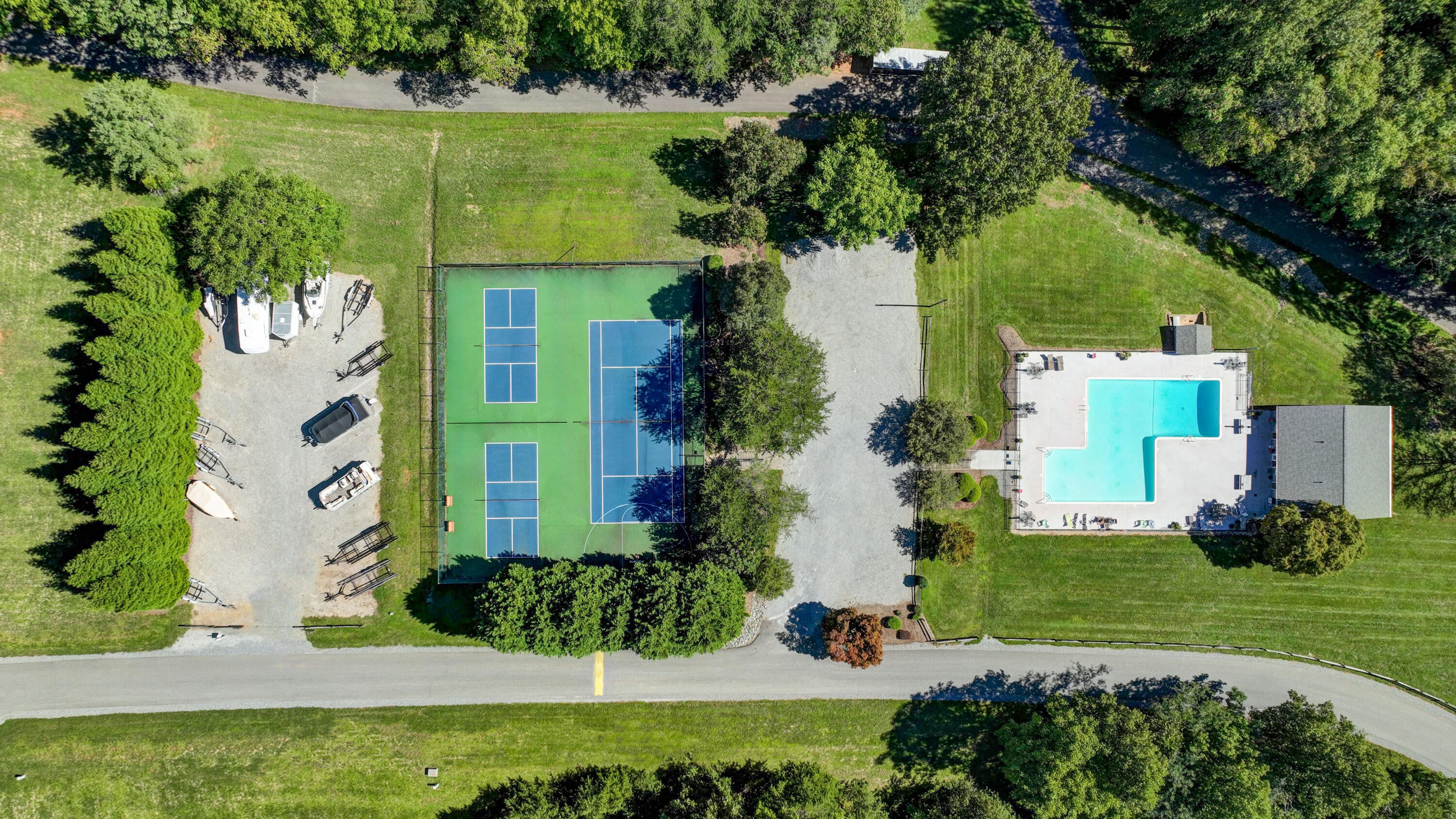 Moneta, Virginia, 24121, United States, 4 Bedrooms Bedrooms, ,3 BathroomsBathrooms,Residential,Active,2010155