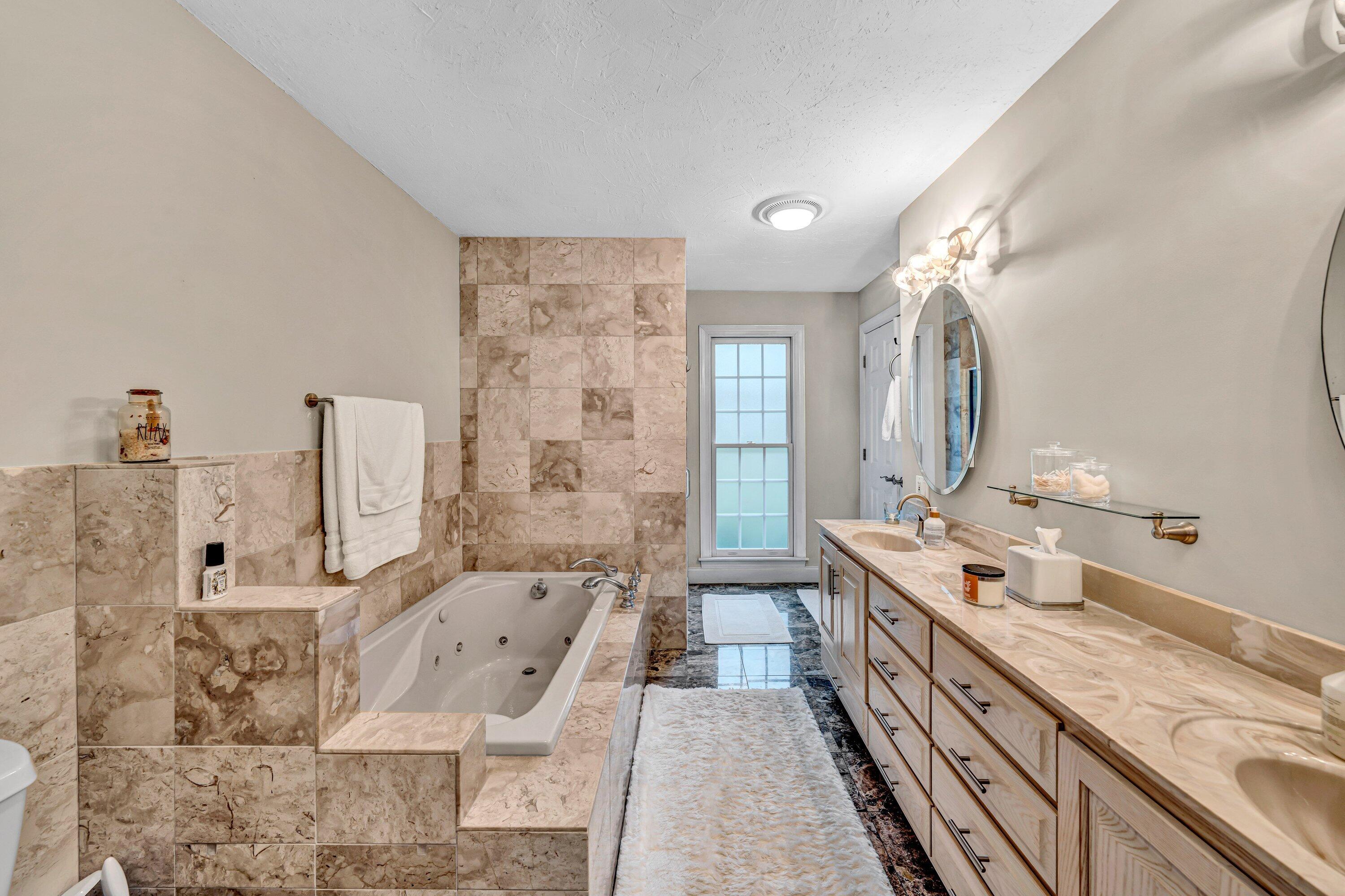 Moneta, Virginia, 24121, United States, 4 Bedrooms Bedrooms, ,3 BathroomsBathrooms,Residential,Active,1909835