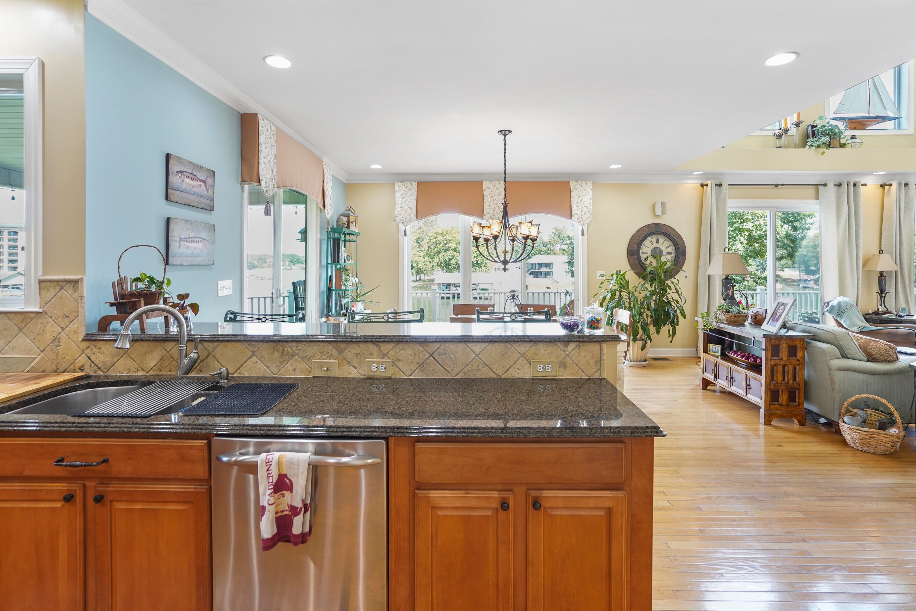 Moneta, Virginia, 24121, United States, 4 Bedrooms Bedrooms, ,4 BathroomsBathrooms,Residential,Active,1945250